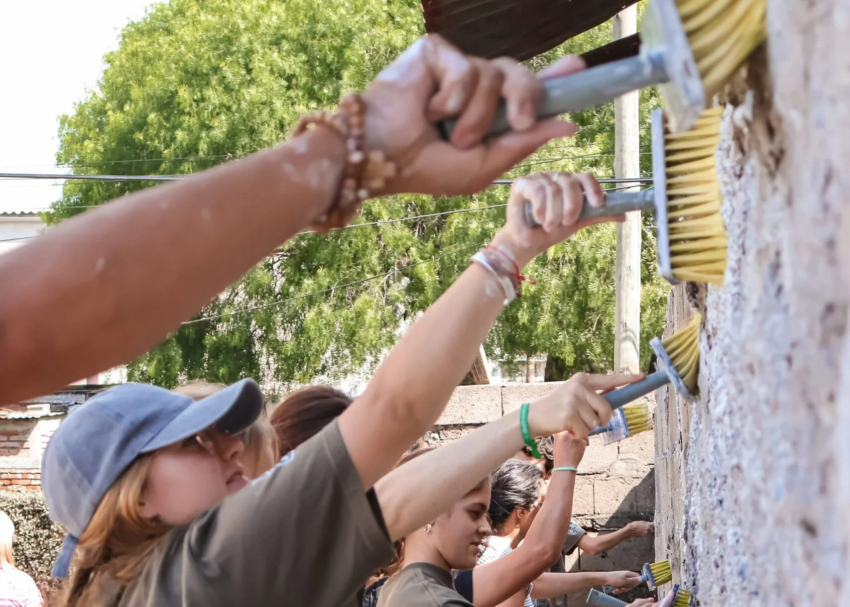 misioneros de Cireneos en trabajo de pintura