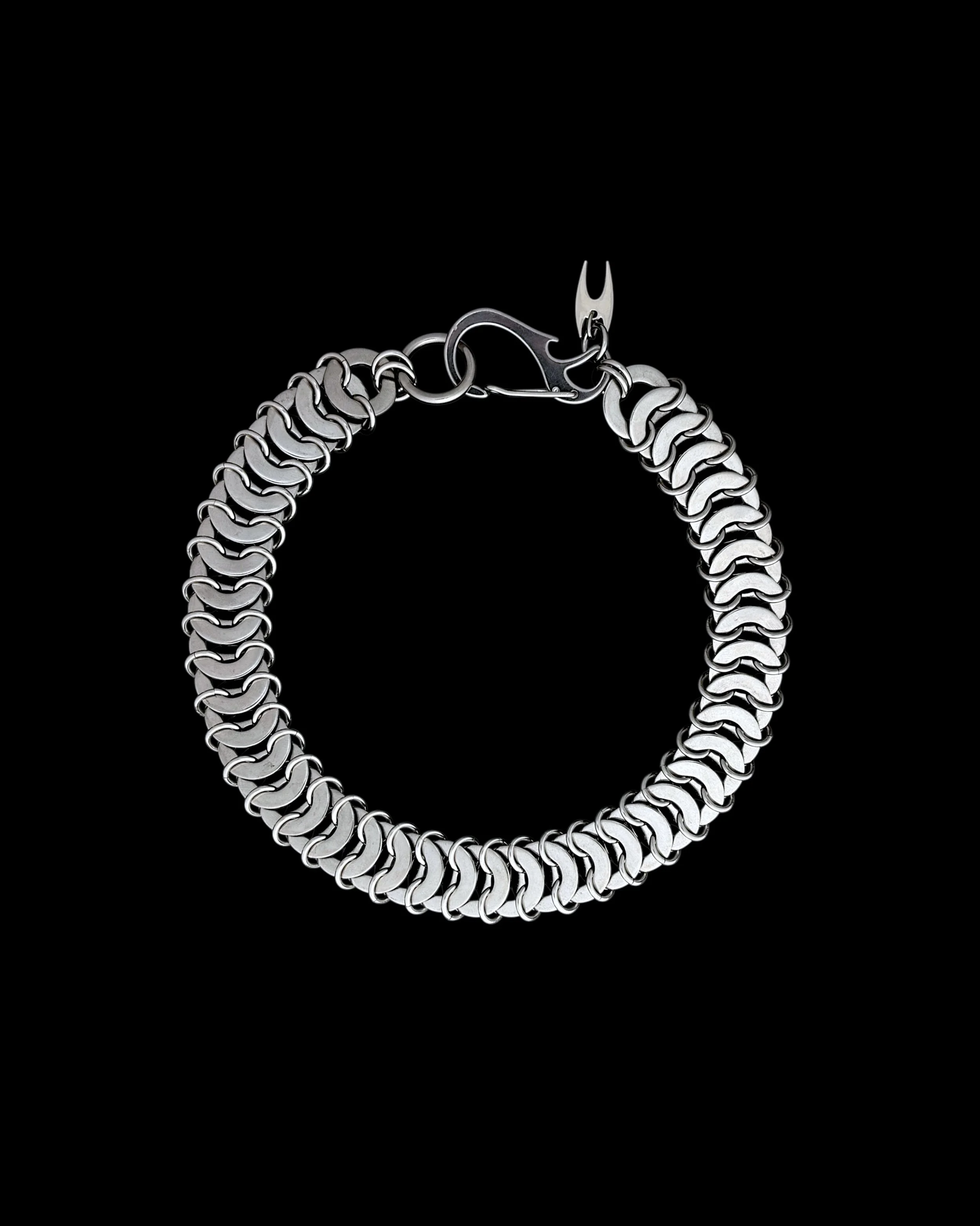 serpent_choker_2x3_01.jpeg