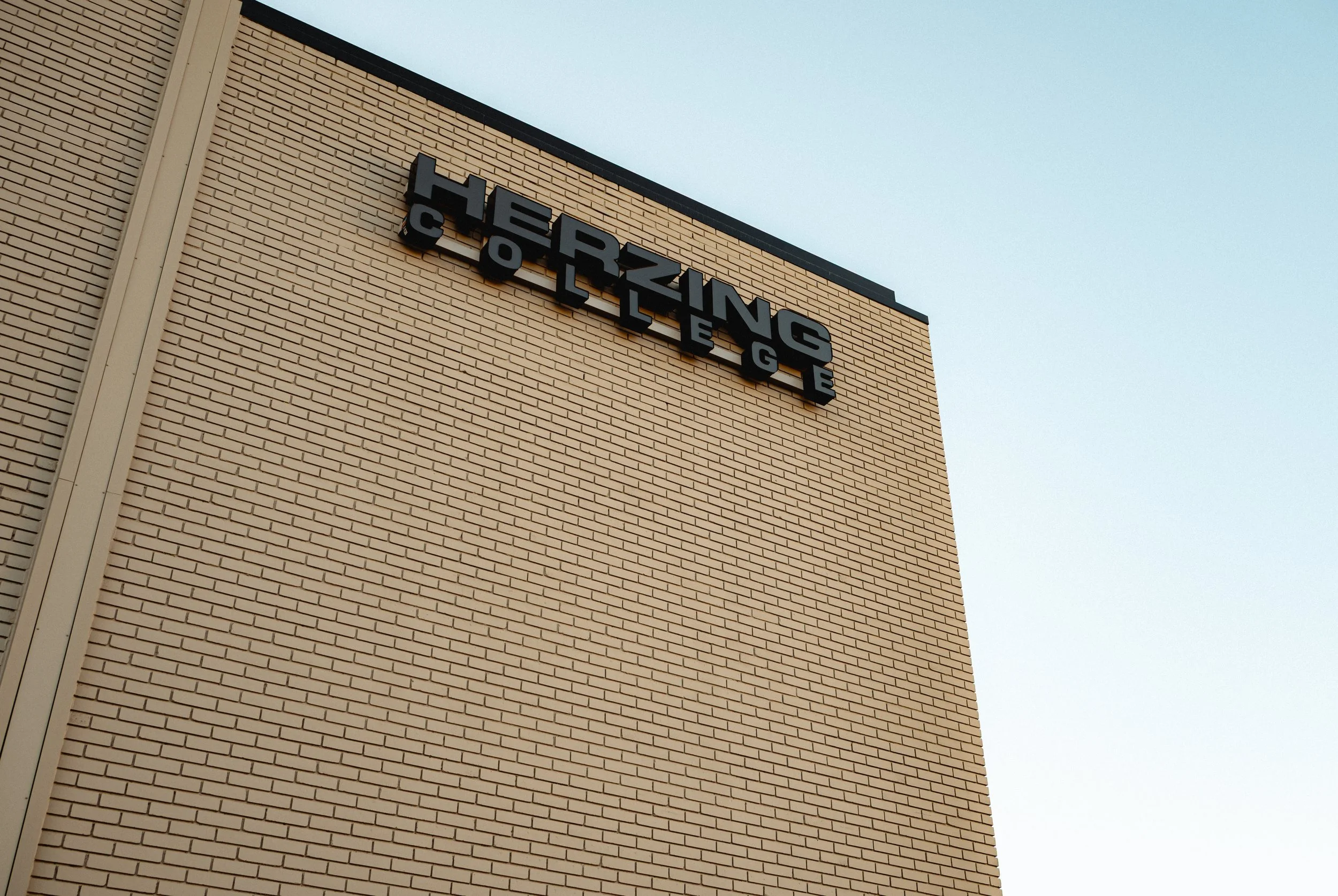 Herzing_0035.jpg