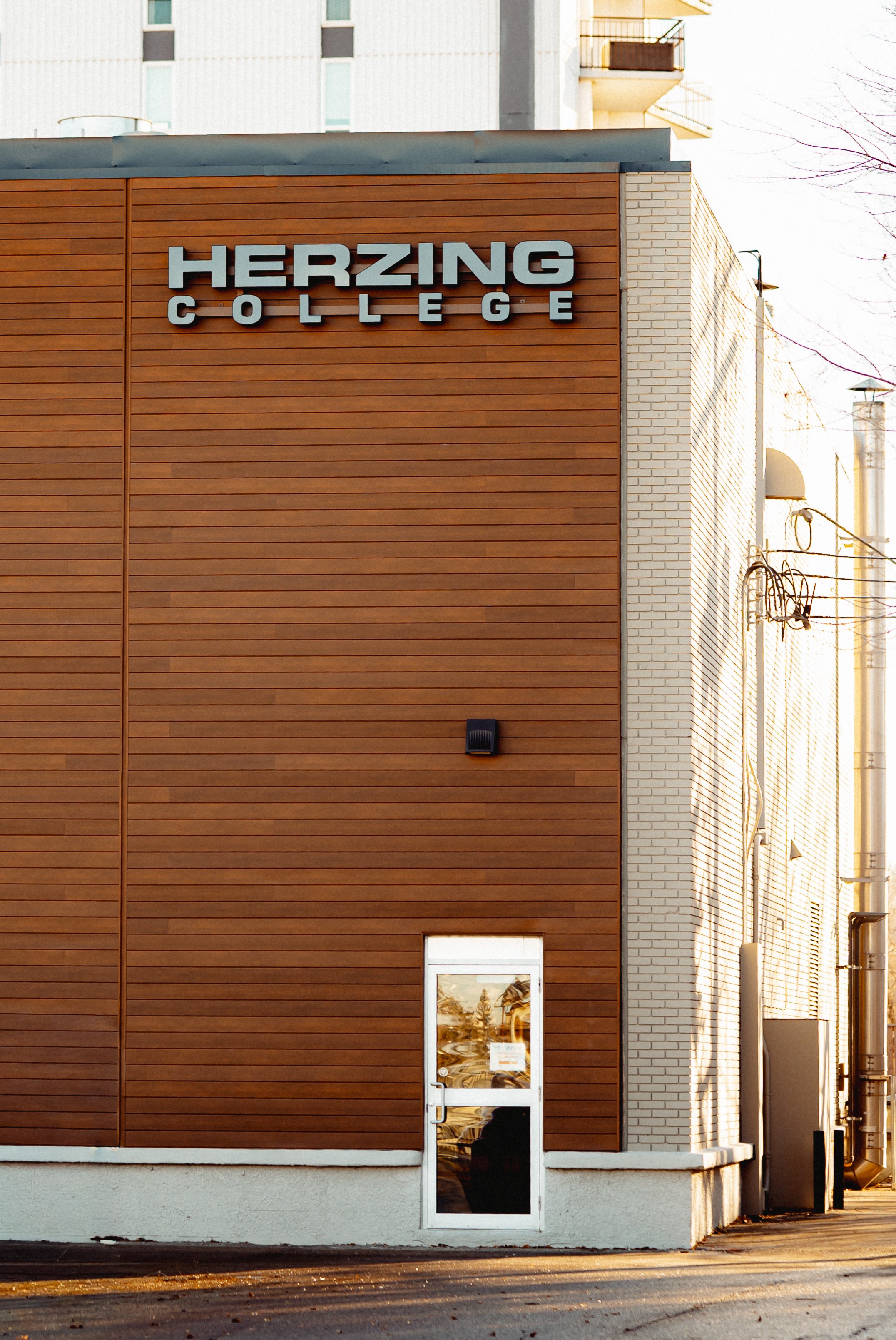 Herzing_0017.jpg