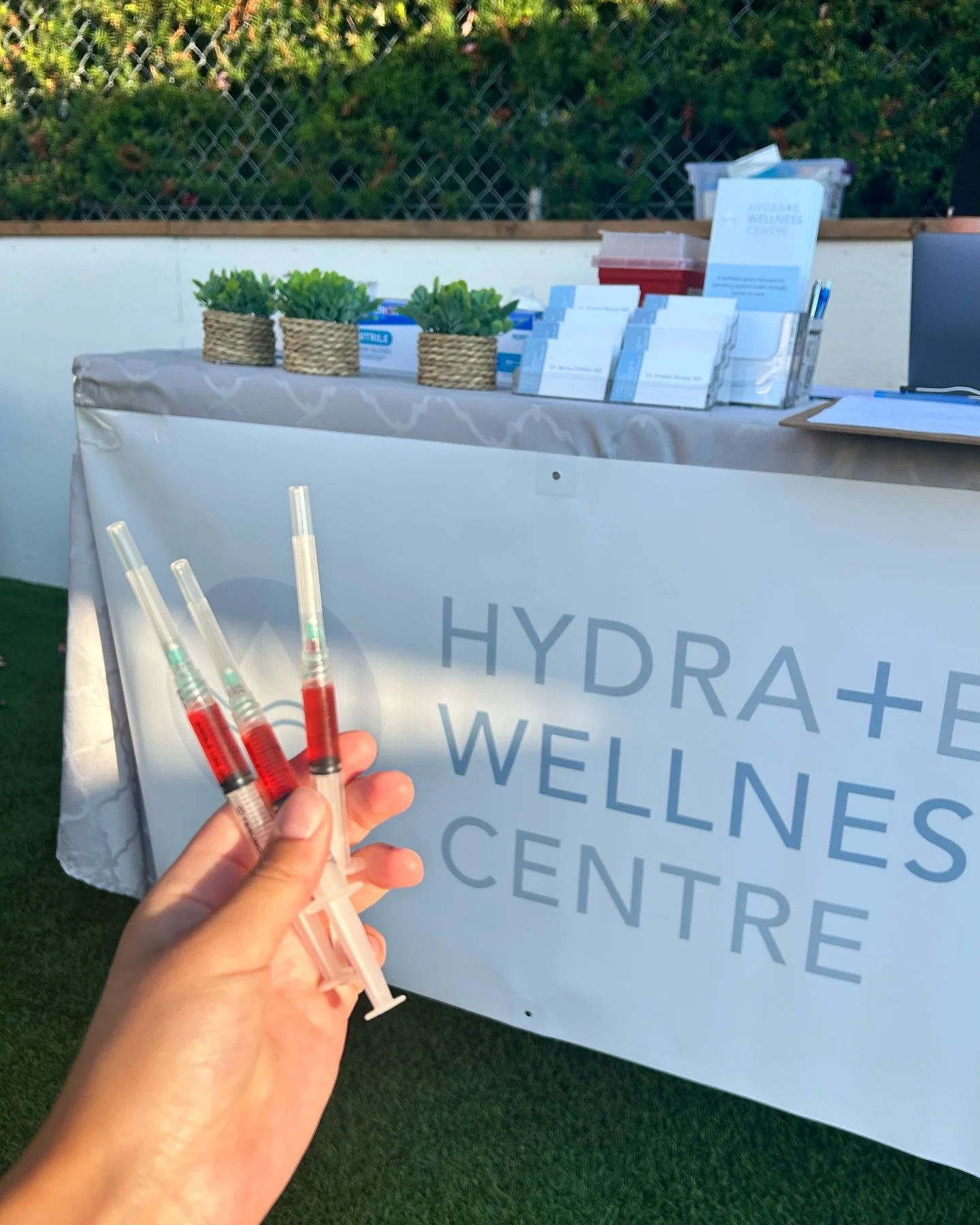 B12+B9 IM Injections at @sweatandsocial.victoria 's September event! 

Sometimes oral supplements just don&rsquo;t cut it and that's where intramuscular (IM) injections of vitamin B12 + folate (B9) come in 💉✨

Benefits of b12 + b9 combo: 
🔹 Energy 