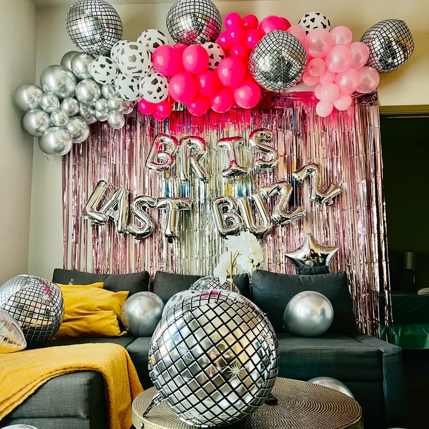 A perfect mix of cow print and disco vibez 🪩 ✨ 

#bachelorettepartyideas #austinbachelorette #austintx #bachelorettethemes #lastrodeo #bridetobe2025
