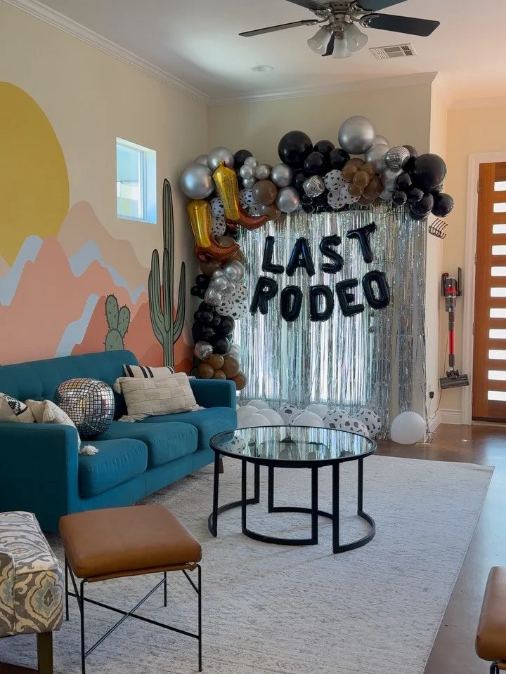 Lots of bach action before SXSW 🎉
Bachelorette weekends in Austin never get old 🤘
#bachweekend #austinbachelorette #lastrodeo #westernbavhelorette #prettygoodsatx