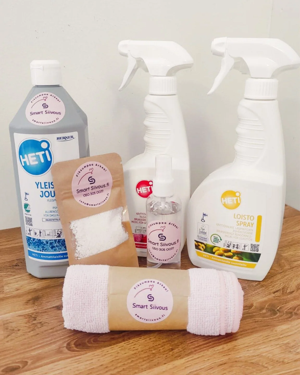 ARVONTA yhteisty&ouml;ss&auml; @smartsiivous.fi | Voita laadukkaat siivoustarvikkeet kodin puhtauteen!🫧🧽 

Kev&auml;t alkaa pian kolkutella ovella ja monilla on edess&auml; perinteinen kev&auml;tsiivous. 🌸Arvomme Smart Shop -siivouspaketin, joka s