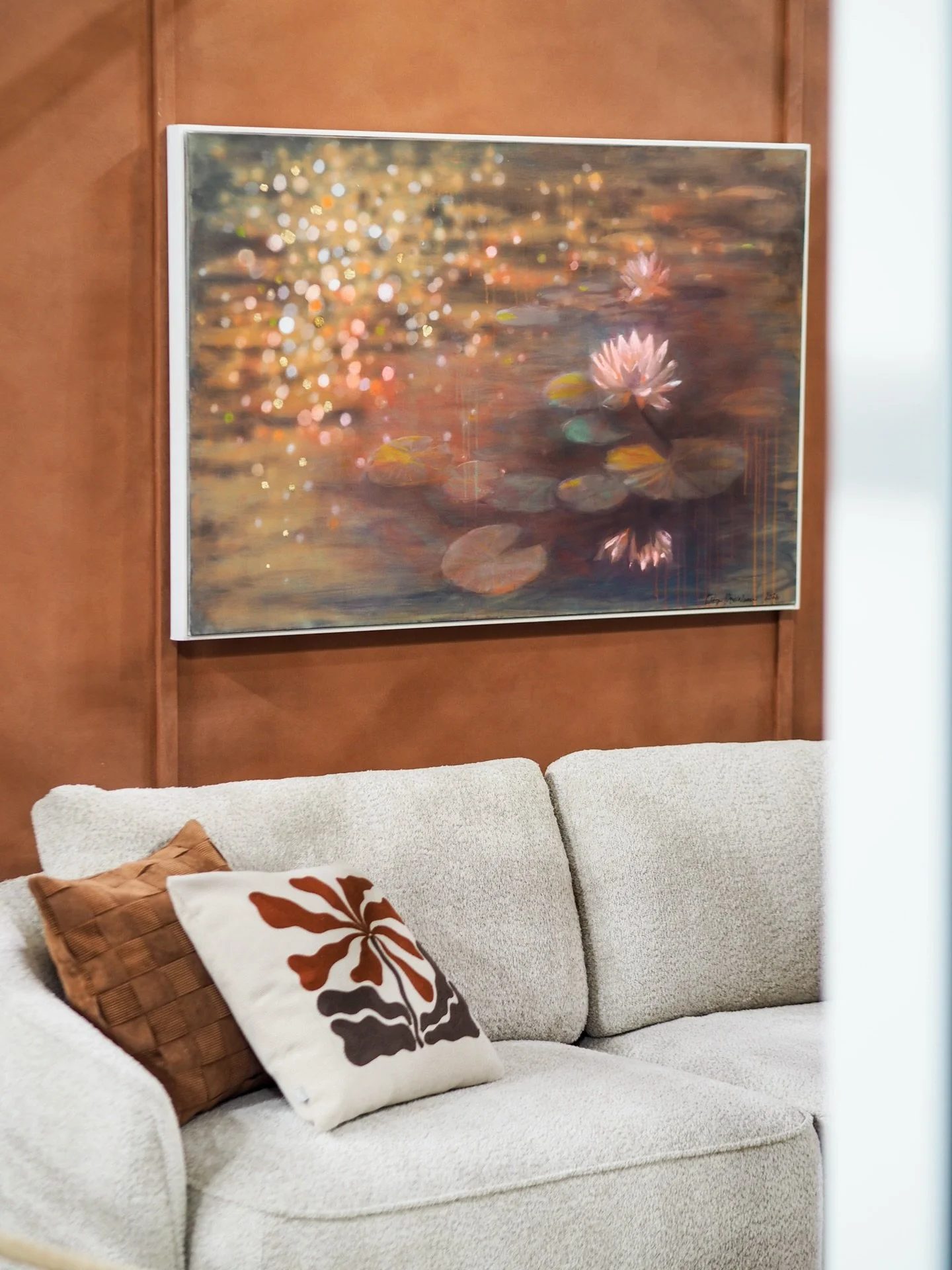 Ihanaa v&auml;riloistoa messuosastoilla!🧡

Huomenna Koti Expon ensimm&auml;inen p&auml;iv&auml; starttaa klo 10! L&auml;mpim&auml;sti tervetuloa🧡

Vapaa sis&auml;&auml;np&auml;&auml;sy!
📍Joensuu Areena
📅18.-19.4.2026
🕙Klo 10-16

#tapahtumat #joe