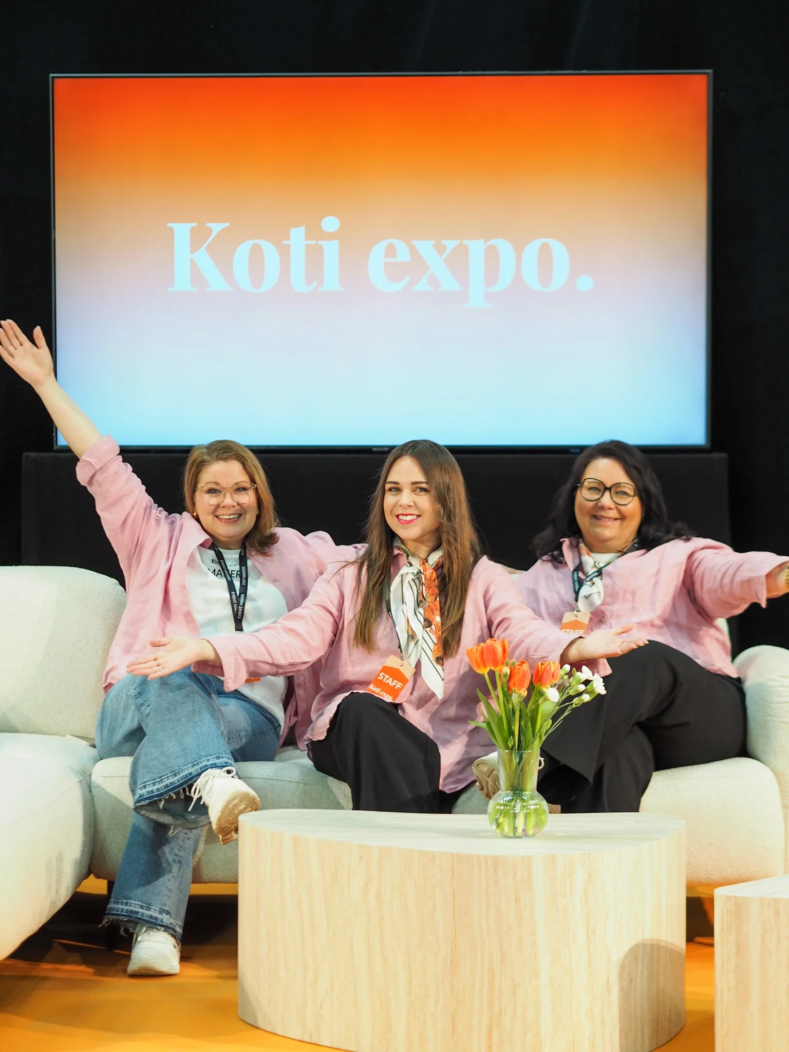 11 000 kertaa kiitos!!!🧡🧡🧡

Meill&auml; oli aivan ihana viikonloppu ja t&auml;ll&auml; hetkell&auml; p&auml;&auml;llimm&auml;isen&auml; tunteena on kiitollisuus!🥰

Koti Expossa vieraili t&auml;n&auml; vuonna n. 11 000 k&auml;vij&auml;&auml; viiko