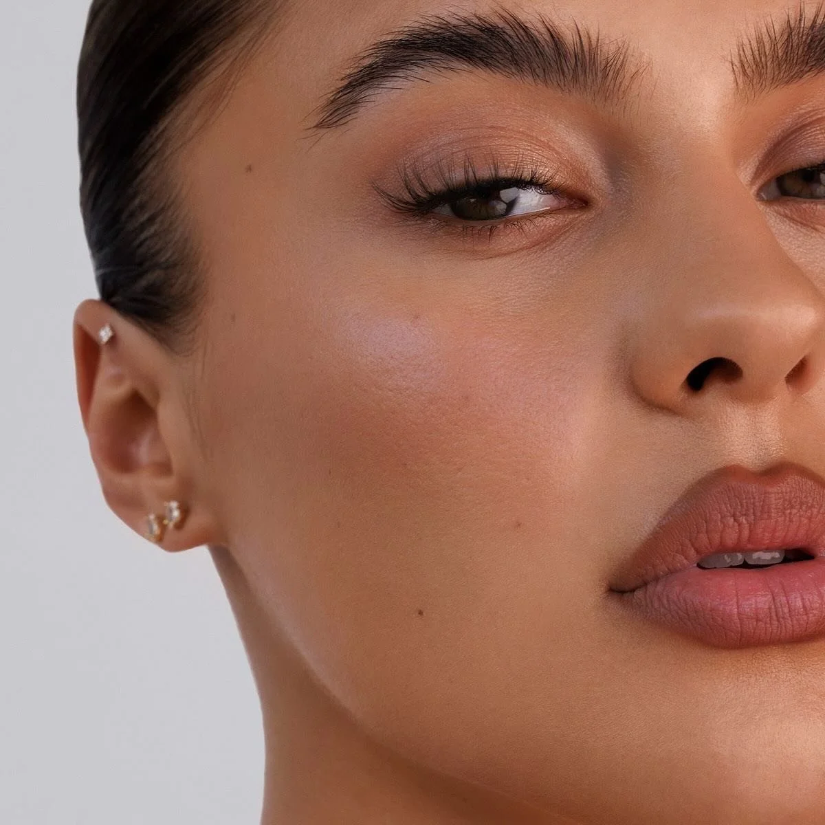 ✨WE ARE OPEN THIS WEEK✨ - If you are ready for your post cyclone glow up, we have you covered! 

All appointments will be going a head as usual this week &amp; we can&rsquo;t wait to see you! 

Please book in advance, our lash extension appointments 