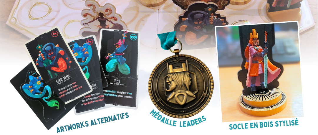 Trois cartes de jeu avec des illustrations de personnages, une médaille avec un personnage de jeu, et une figurine en bois stylisée d'un personnage avec une armure dorée et une épée, sur une surface en bois.