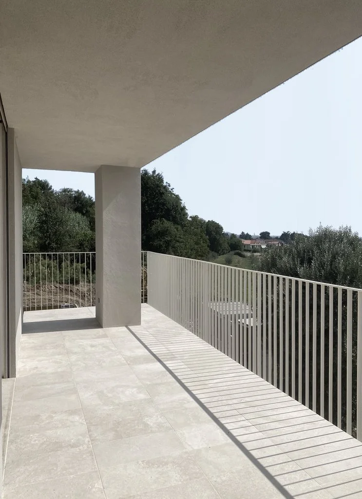 MNT 02.jpg