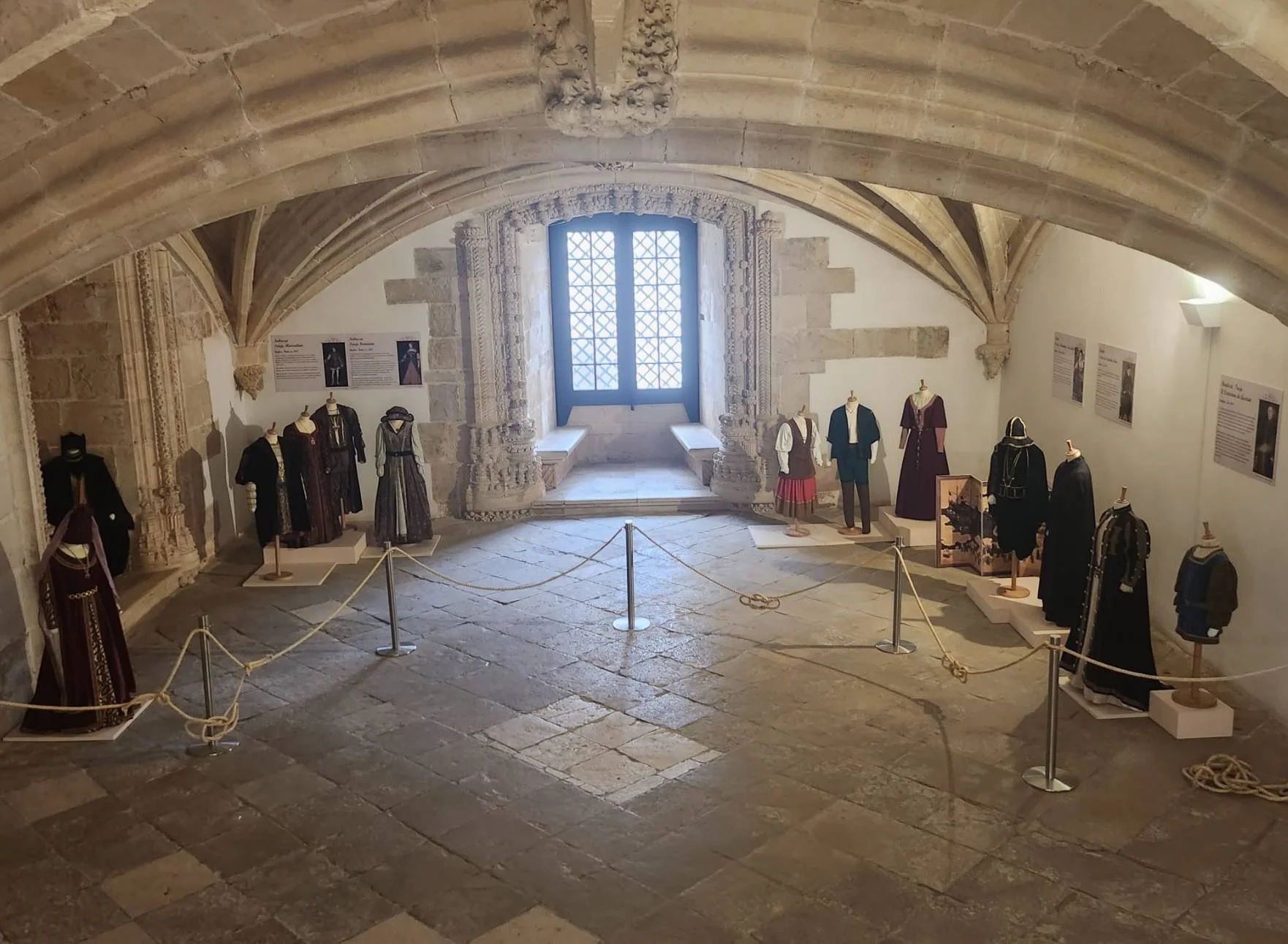 medieval-costume-display.jpg