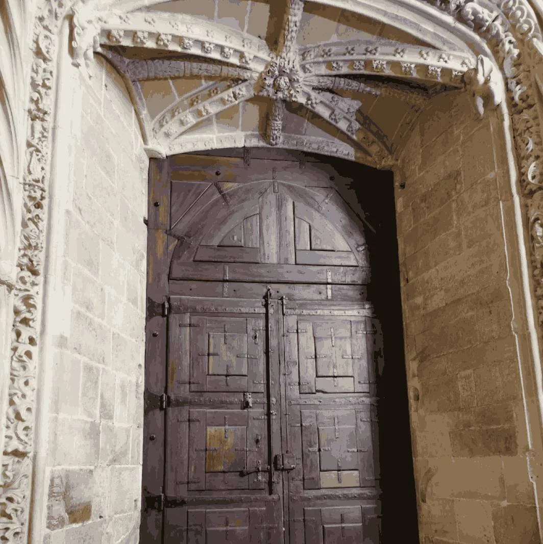 inside-of-manuelline-door.jpg