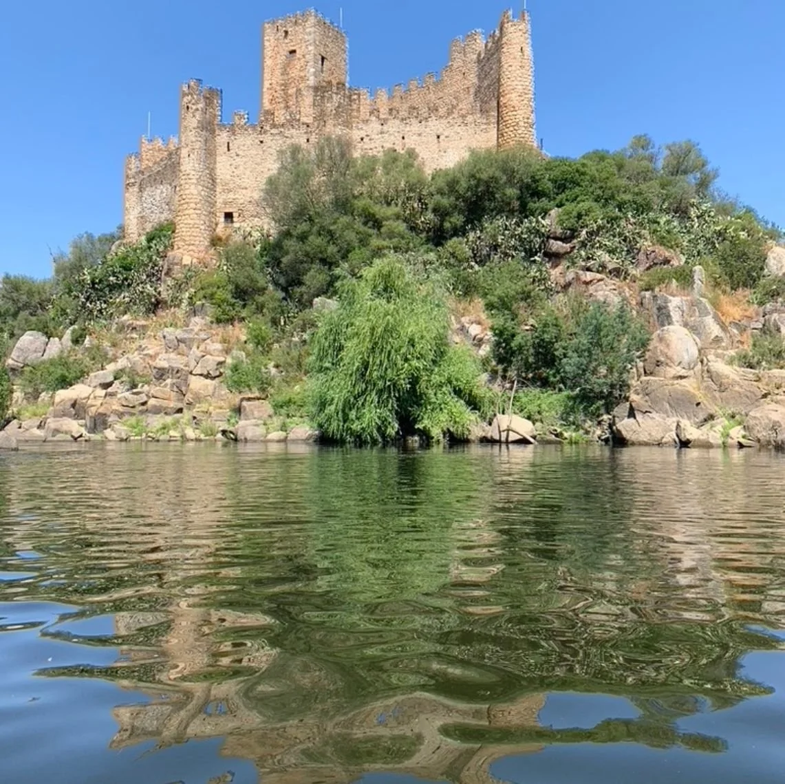 Th fabulous Castle at Almourol, built by Gualdim Pais on a tour by Templar Knights Tours. RNAAT 1155/2025