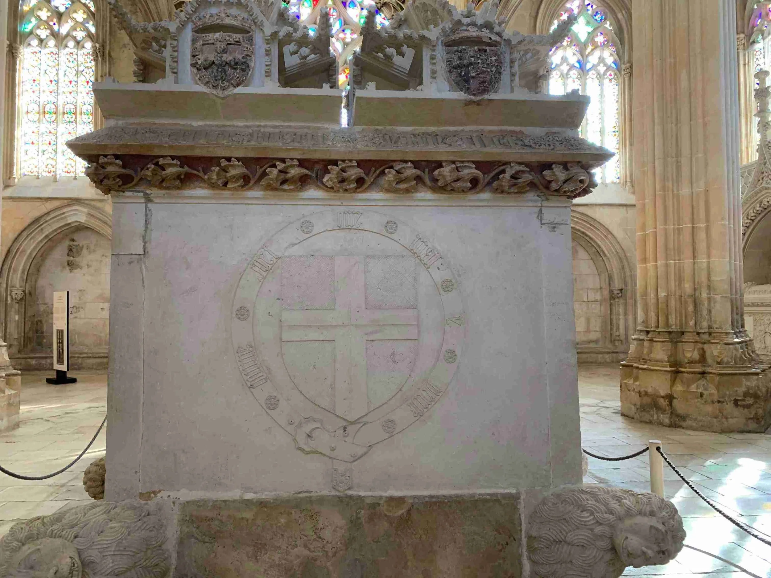 king-john-I-&-queen-philippa-of-lancaster-tombs
