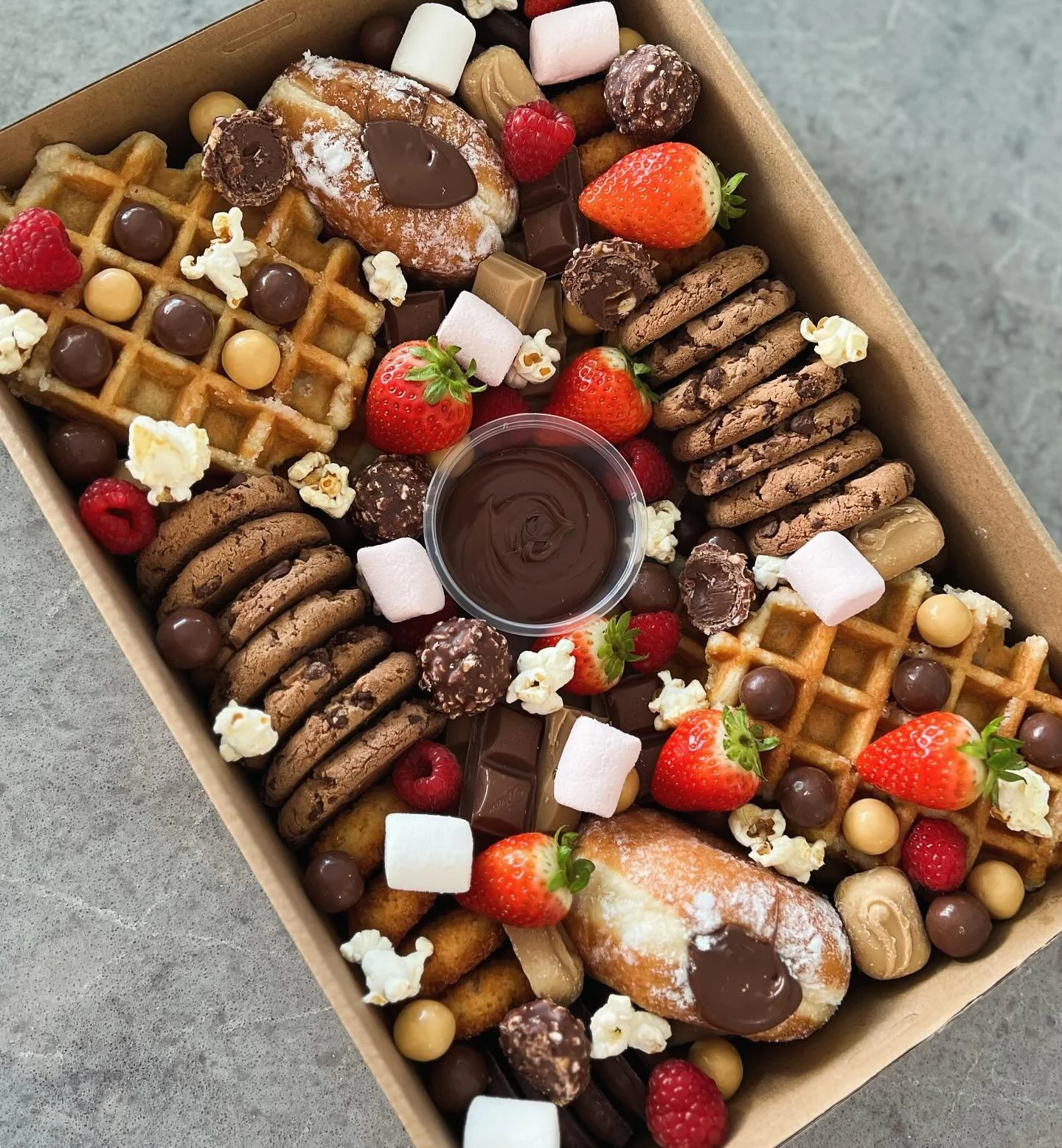 Medium Dessert Box