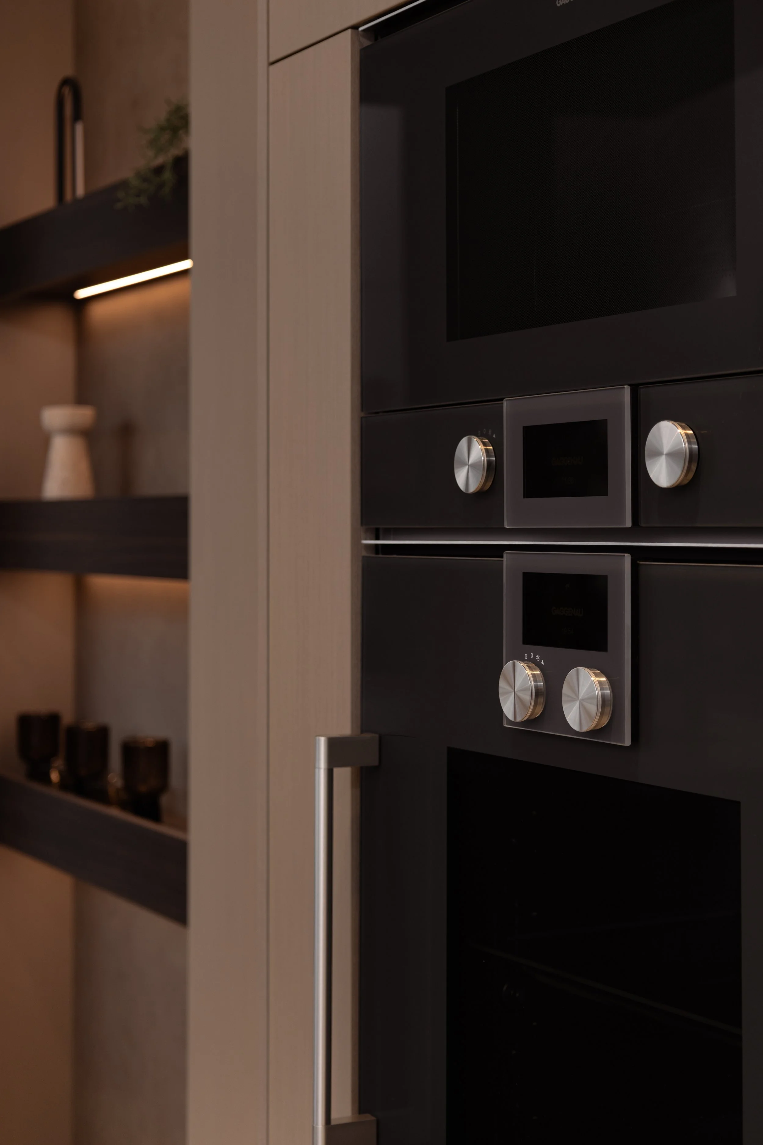 SHOWROOM • EMME & PERTO