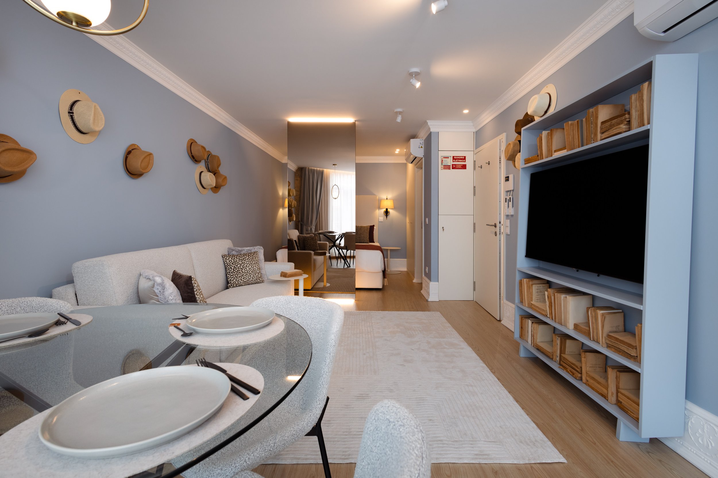 BOUTIQUE AL • MOUZINHO