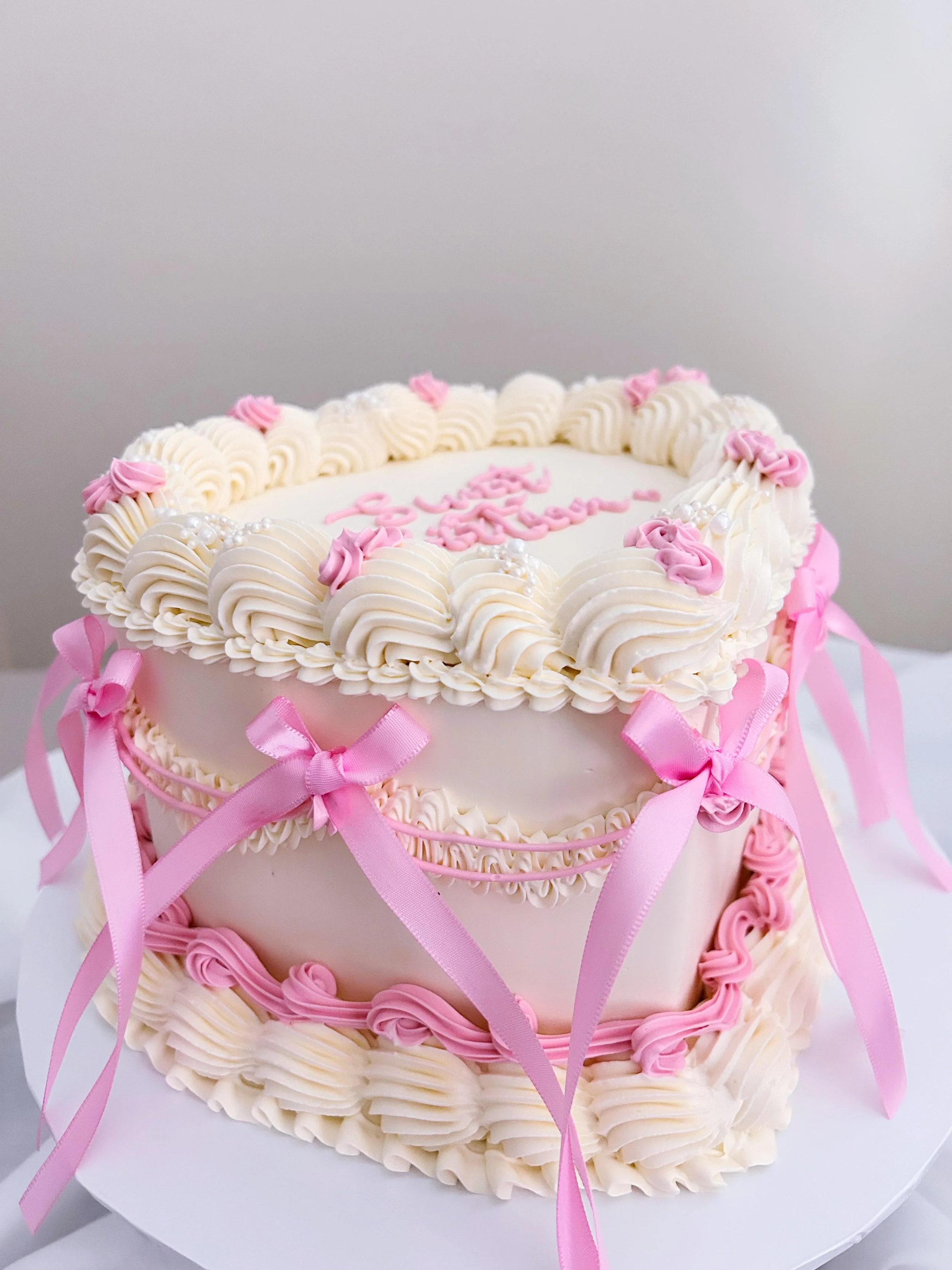 Vintage heart cake Sixteen.jpg
