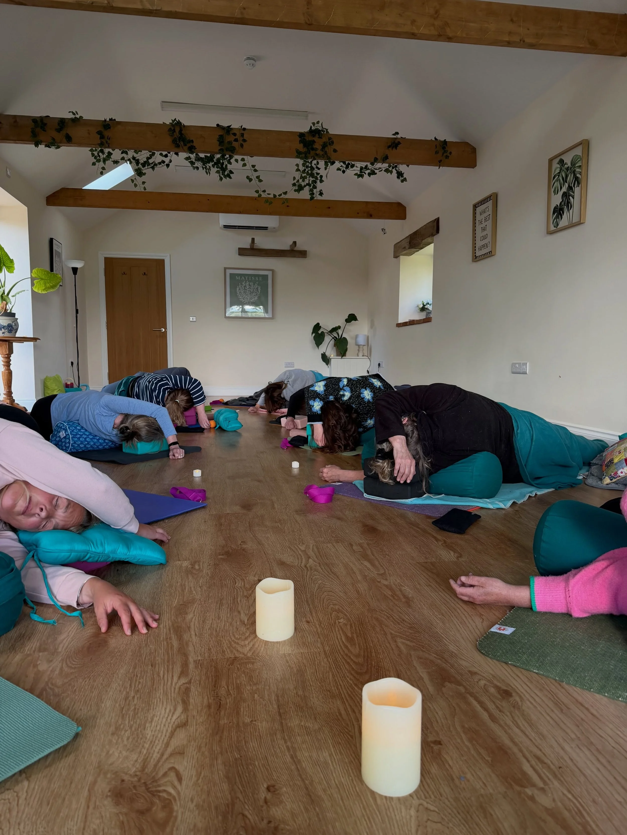 We shared such a beautiful moment of peace on Wednesday evening at @grovefarmwellbeing for our Candlelit Yin &amp; Yoga Nidra. 🕯️

Together, we explored the water element and water healing through this deeply restorative practice. This Yin Mermaid s