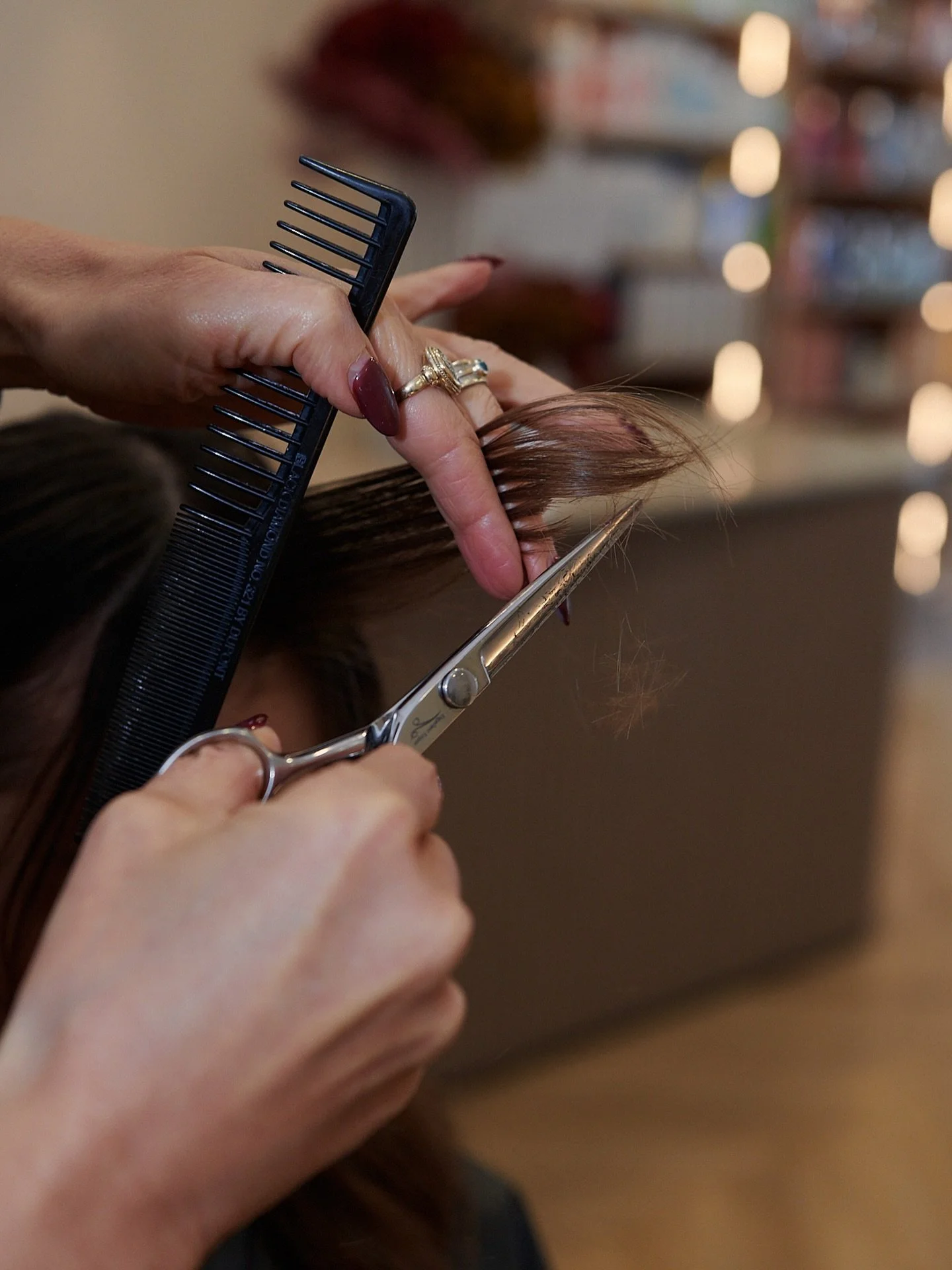 Your hair isn&rsquo;t growing slower &mdash; it&rsquo;s breaking faster. 👀
Regular cuts every 6&ndash;8 weeks keep your hair strong, smooth, and easier to style. 

Keep this in mind, and when you&rsquo;re ready - you know who to call! 😍🤍🤭