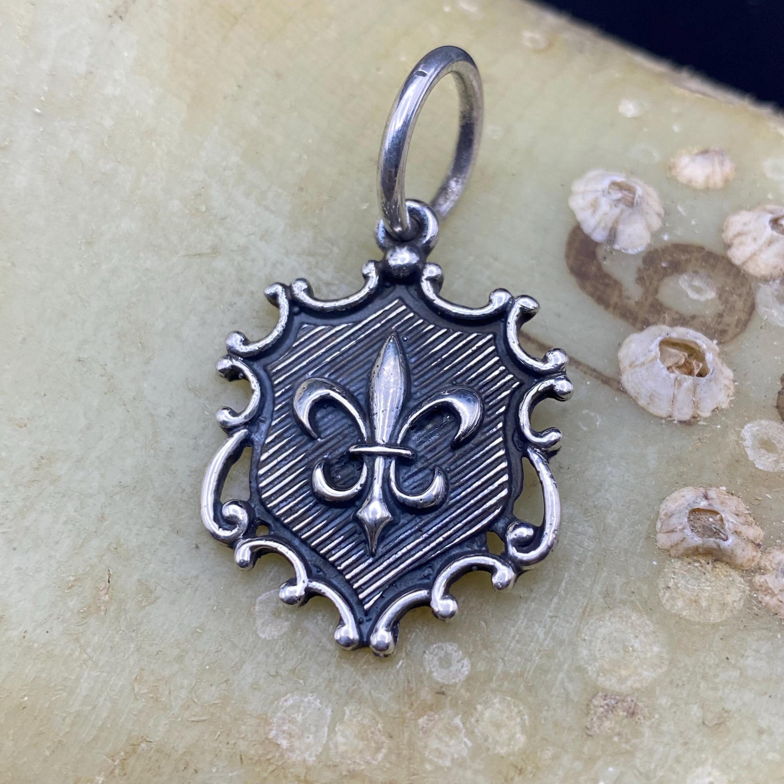 https://i.etsystatic.com/32060599/r/il/169d69/6578965657/il_fullxfull.6578965657_ojxf.jpg
