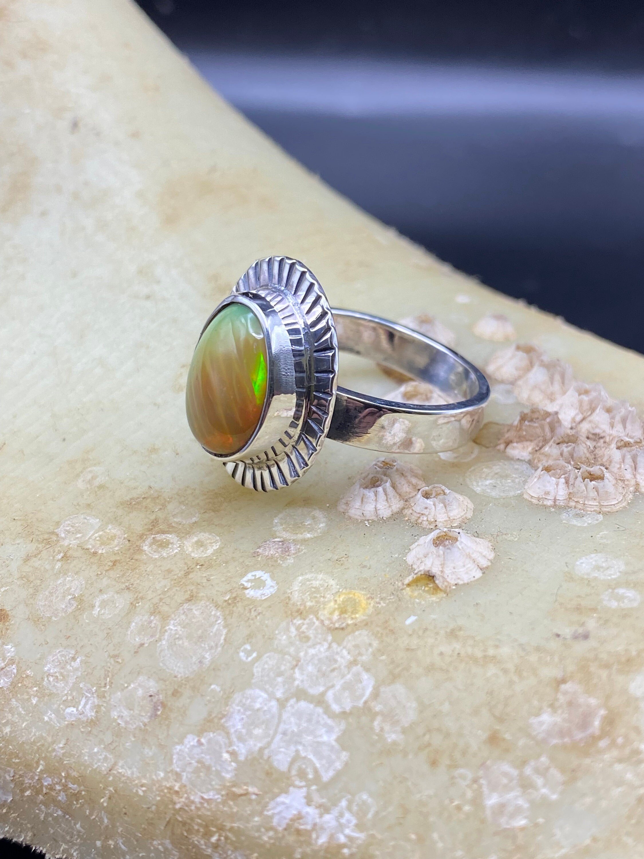 https://i.etsystatic.com/32060599/r/il/0ee652/5098535261/il_fullxfull.5098535261_iab3.jpg