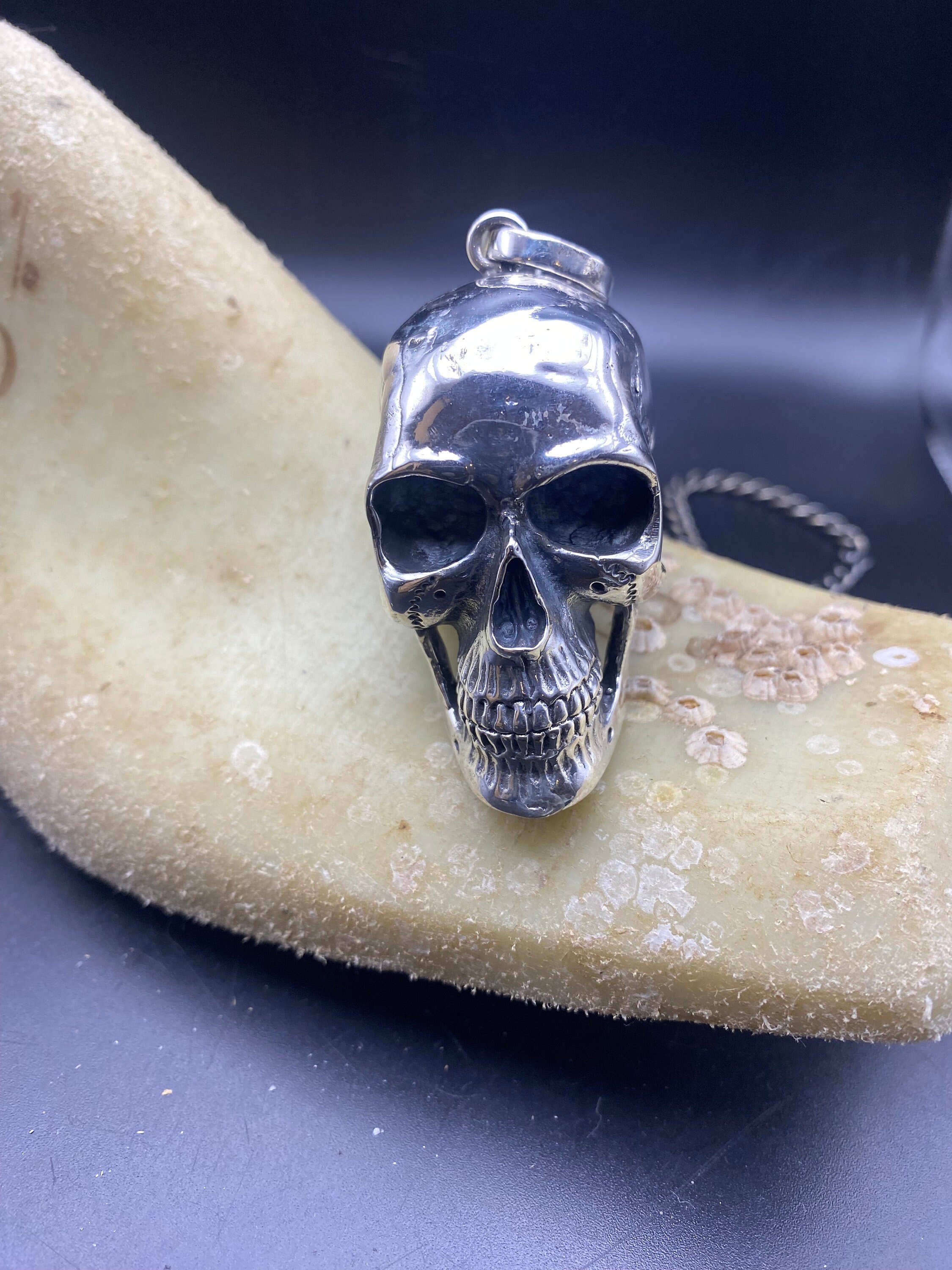 https://i.etsystatic.com/32060599/r/il/b7066b/6039668825/il_fullxfull.6039668825_s399.jpg