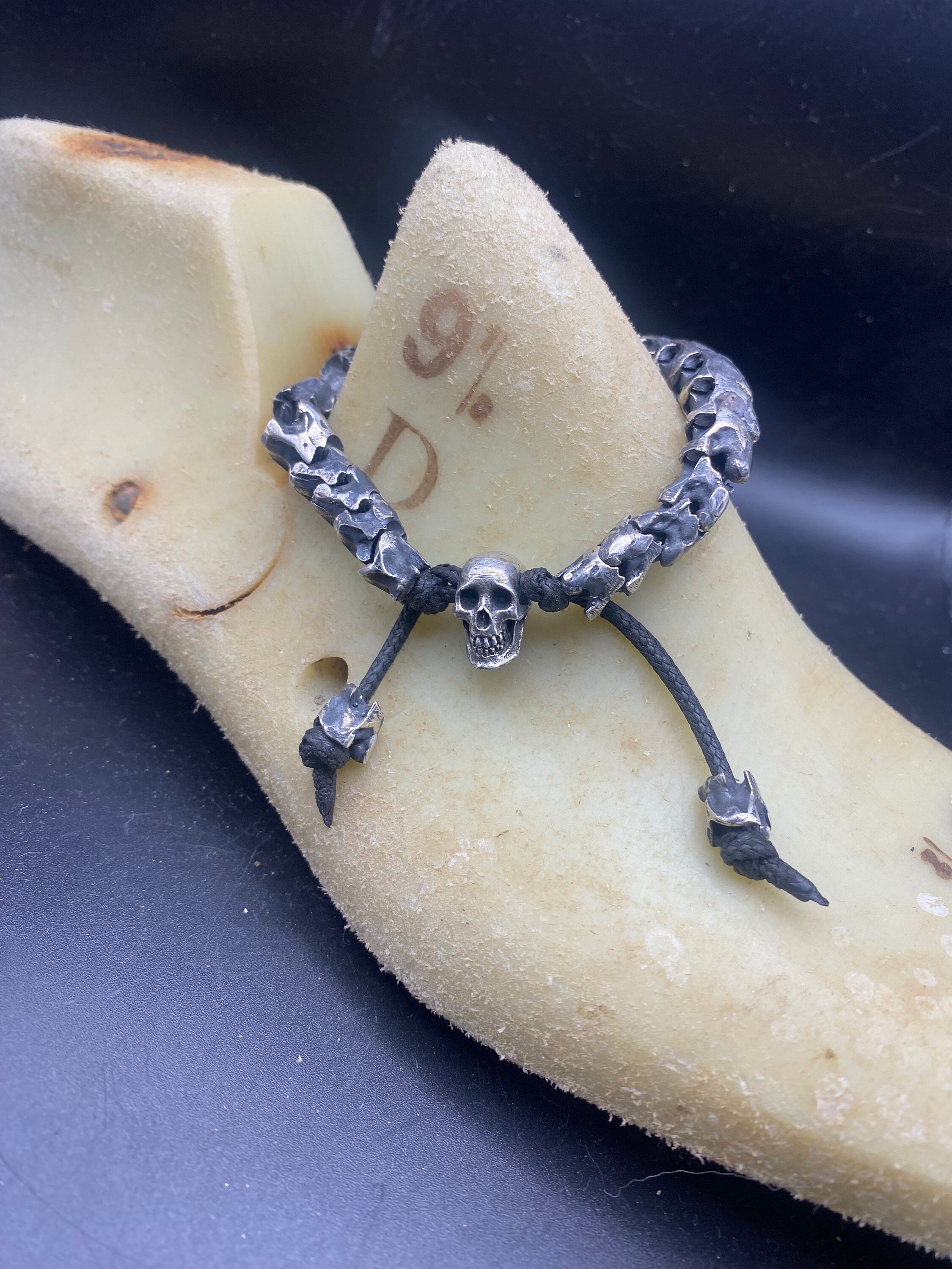 https://i.etsystatic.com/32060599/r/il/47b1fc/6307137775/il_fullxfull.6307137775_rtn5.jpg