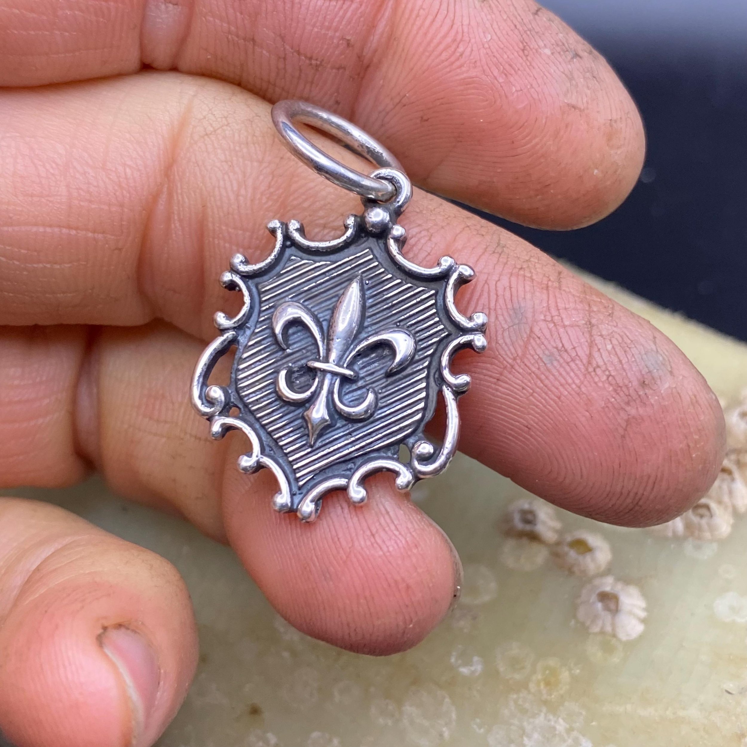 https://i.etsystatic.com/32060599/r/il/d33c6f/6530844500/il_fullxfull.6530844500_95by.jpg