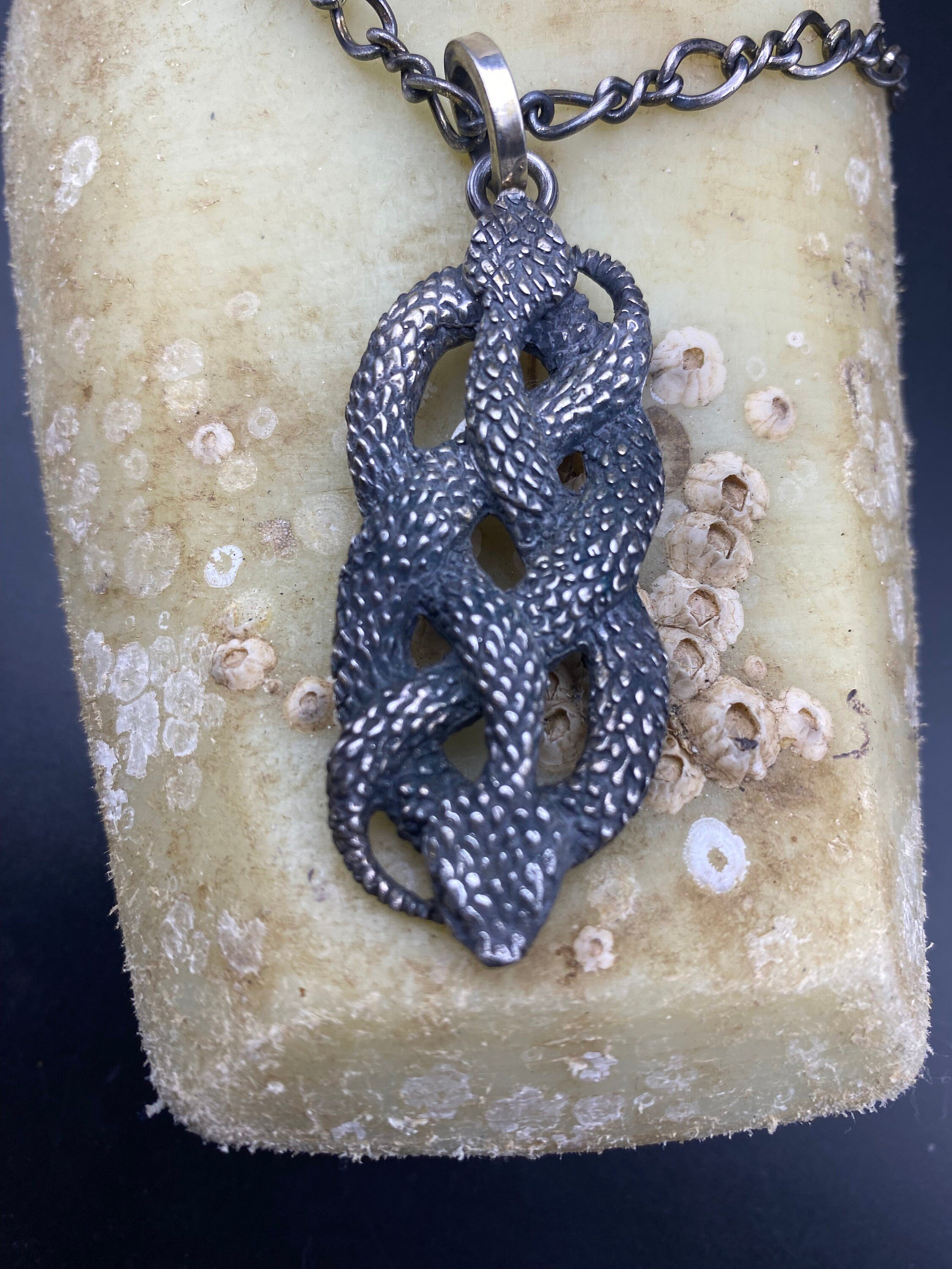 https://i.etsystatic.com/32060599/r/il/6b8dfa/5212571206/il_fullxfull.5212571206_lt7u.jpg