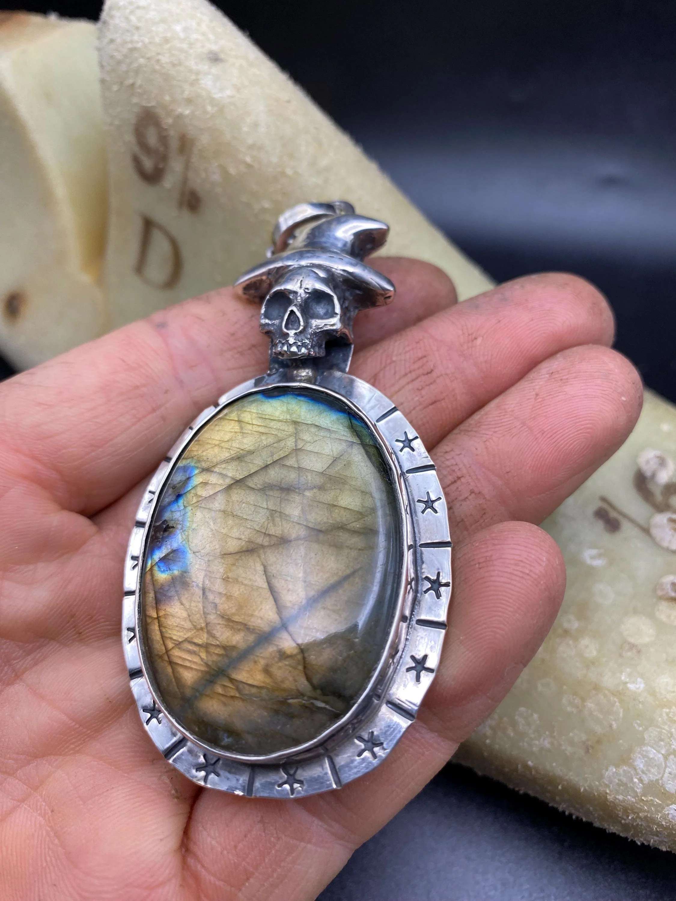 https://i.etsystatic.com/32060599/r/il/685a3b/6552528069/il_fullxfull.6552528069_ljc0.jpg