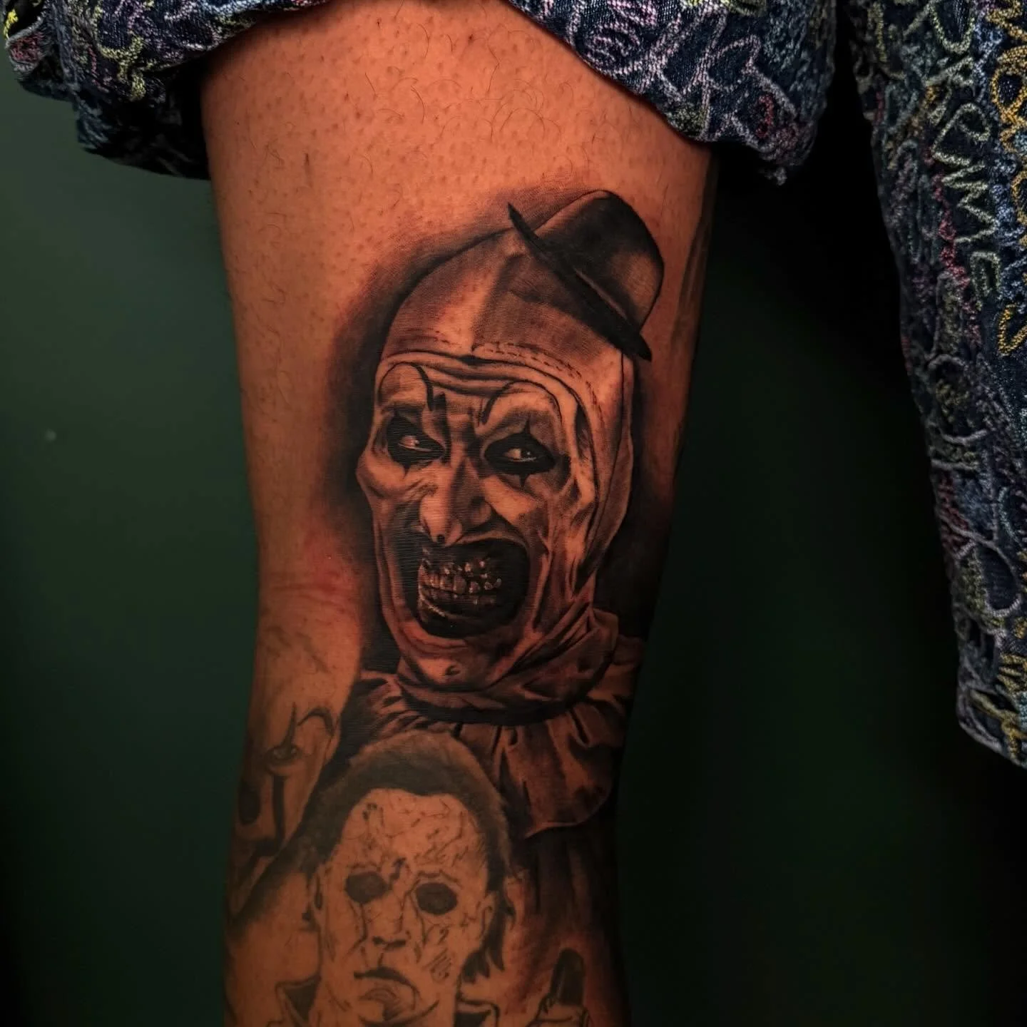 Terrifier &amp; Jack Skellington piece for Noah🤘🏼 Thank you my g✨
&bull;
&bull;
&bull;
&bull;
#blackandgreytattoo #charlottetattooartist #nctattooers