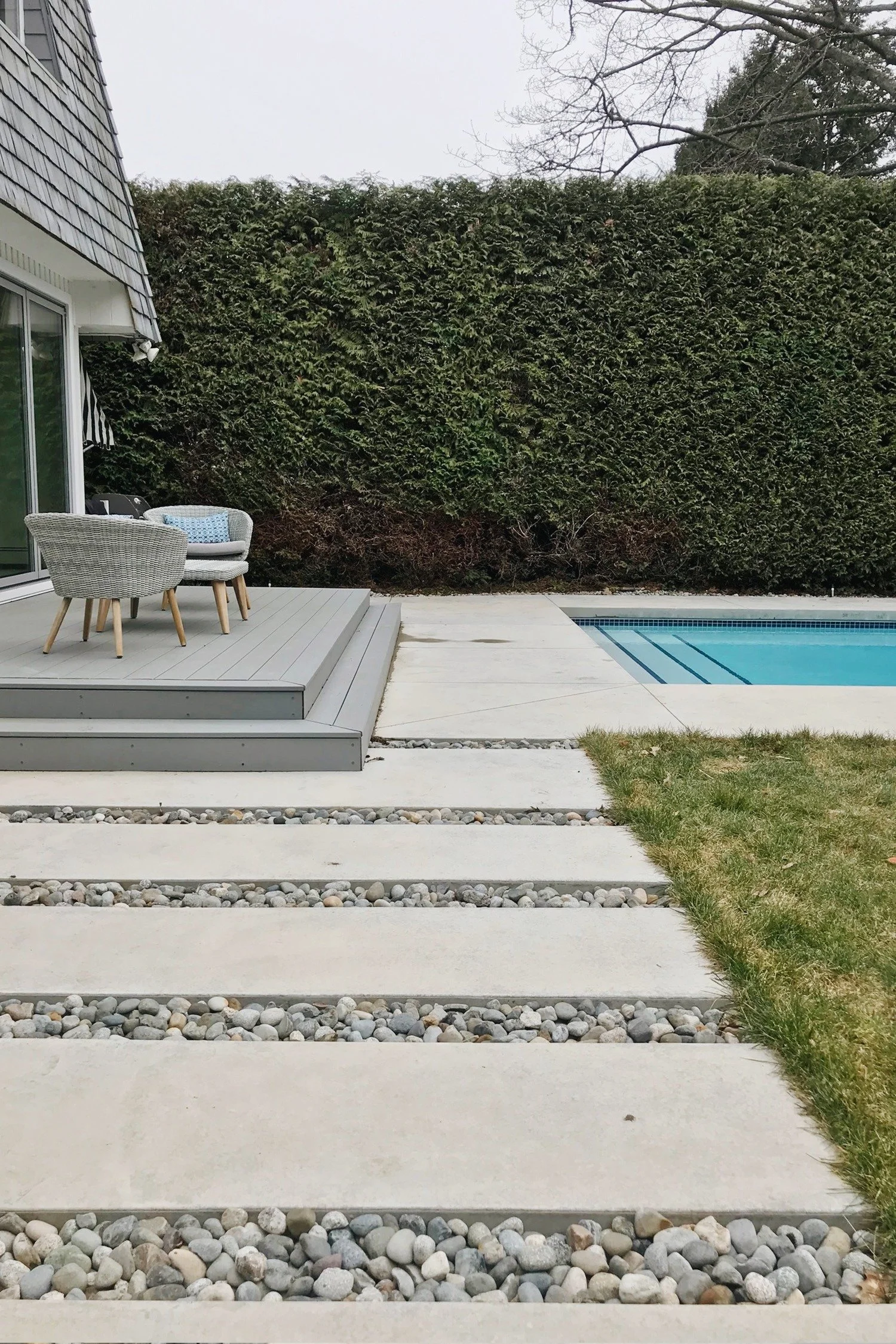 Ruhl_Builds_Backyard_Intergration_Stone_Pool_Pathway.jpeg
