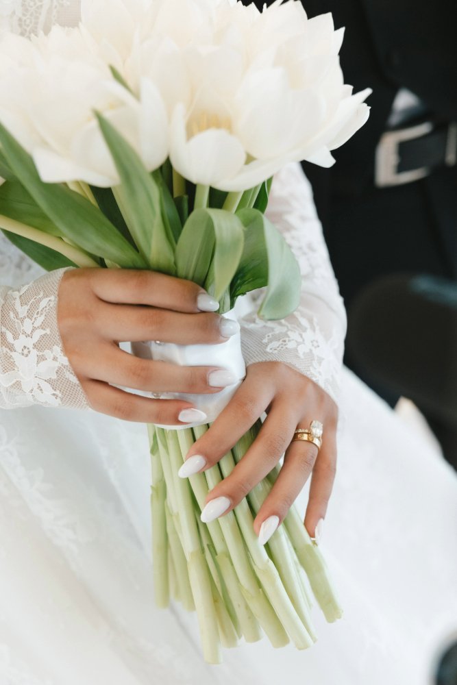 white flower bride bouquet
