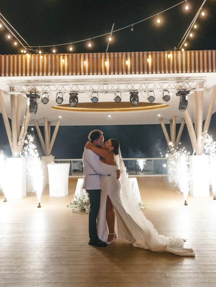 couple dancing at cancun destination wedding
