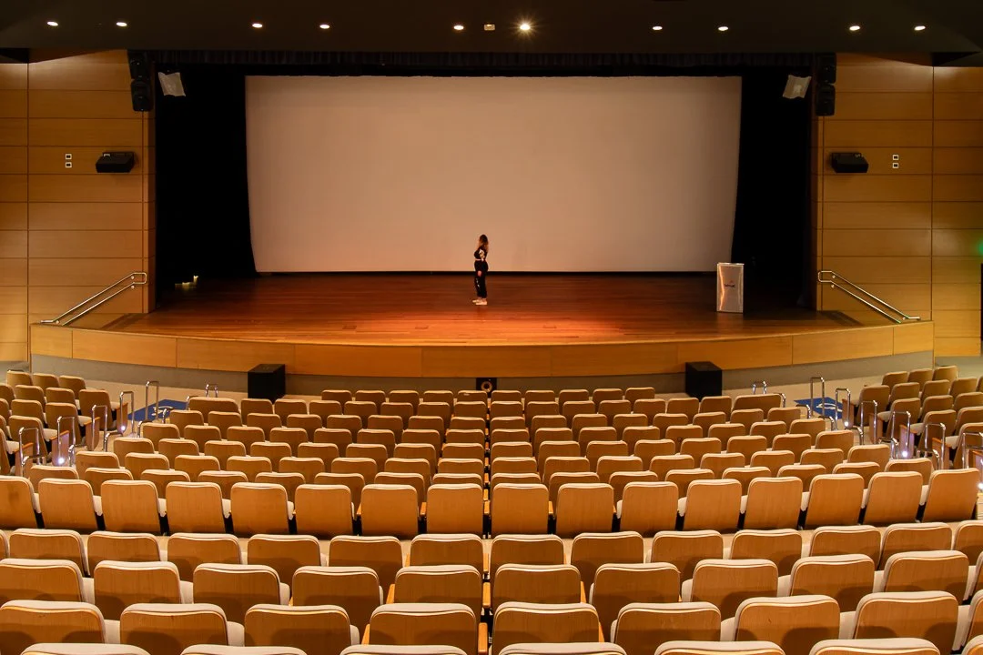 Auditório com palco