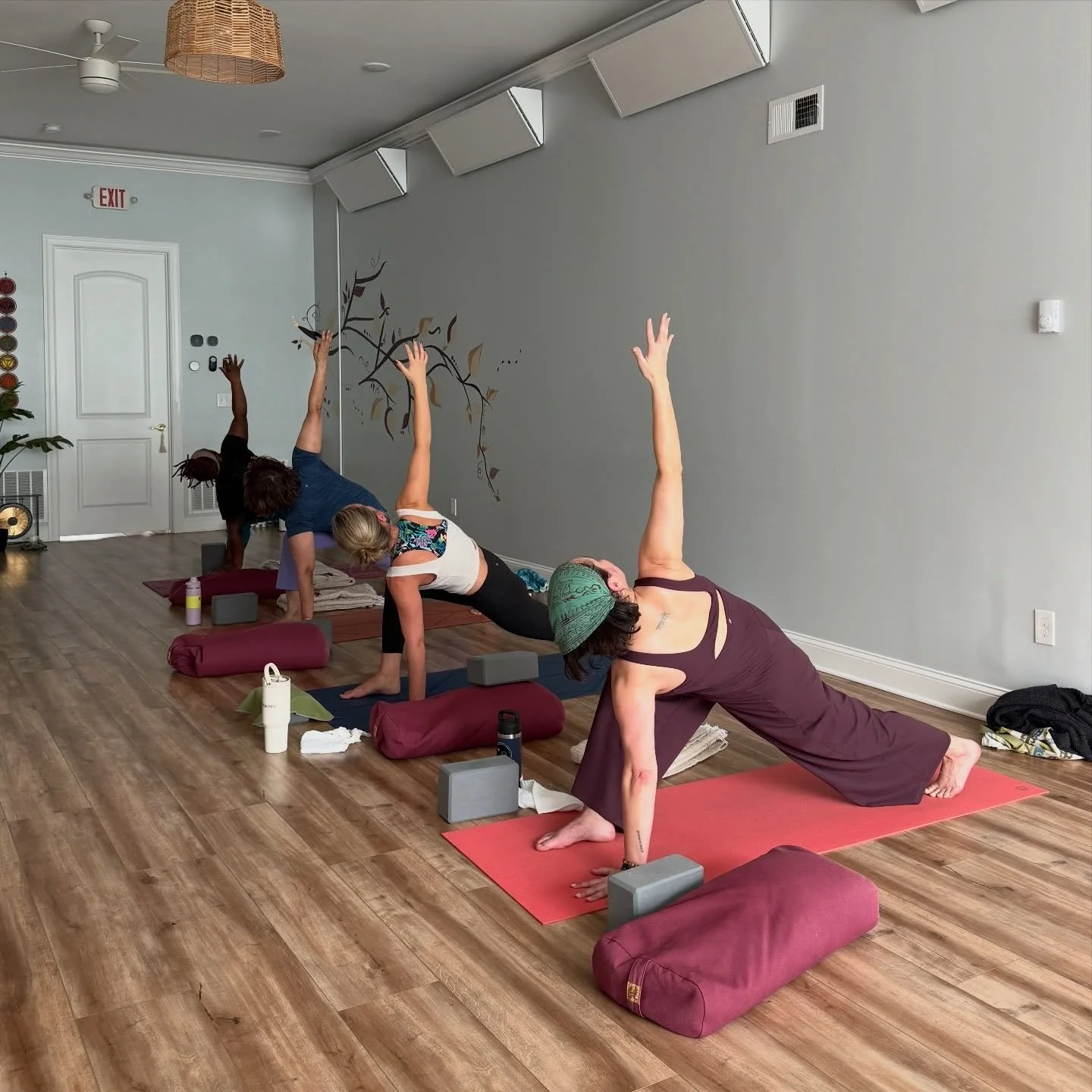 The vibe is: grounded, connected, and aligned.

@thezenloungenj #scotchplainsnj #yoga
