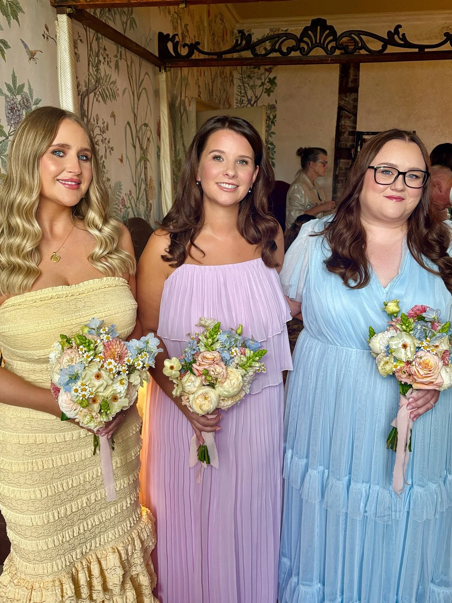 Chrissie&rsquo;s girls 💐💛🌸🦋🌟🌺

Such a beautiful colour theme for Chrissie&rsquo;s bridesmaids, for all glams we went with super soft and glowy which worked perfectly! 

Makeup - @billieraemakeupartistry 
Hair - @chloeetheringtonhair 
Flowers - 
