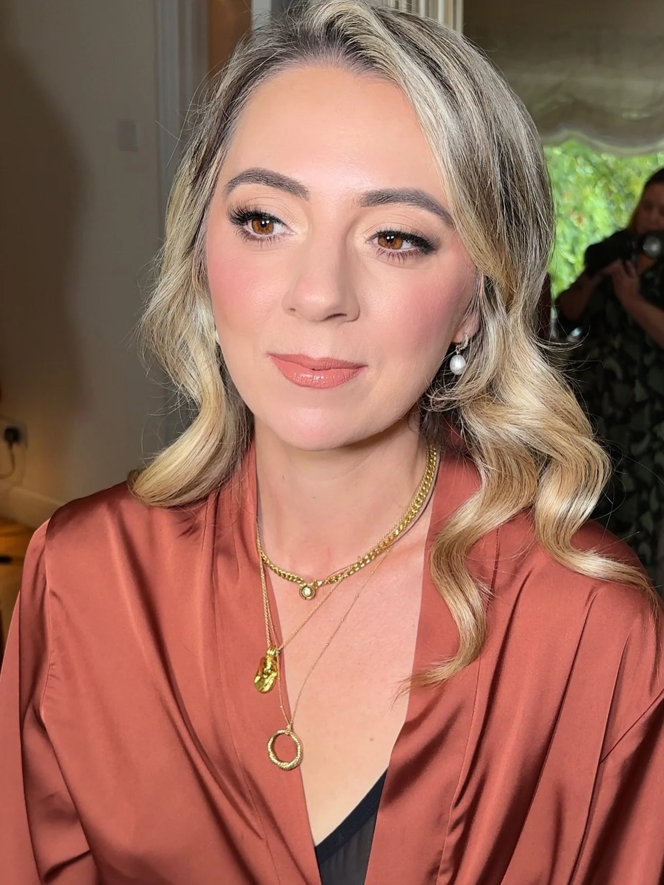 Autumnal, bridesmaid glam 🍂🍁

Hair - @occasionhairbymegan 
Venue - @wickham.estate 

BRIDAL DIARY FOR 2026 IS OPEN, LINK IN BIO TO BOOK 💌 

#makeupartist #bridalglam #naturalglam #newforestwedding #newforest #bridetobe #bridal #glowyskin #birdalma