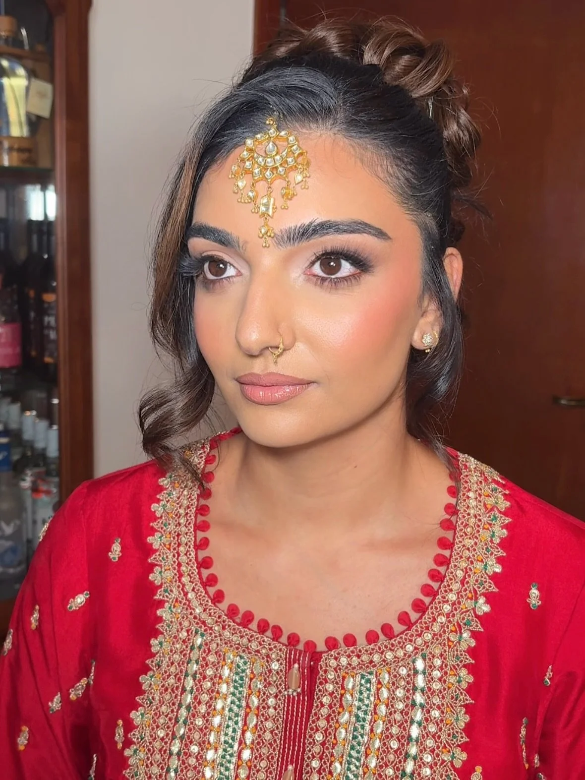 Sim &hearts;️

Hair - @roshni_hmua 

Using @charlottetilbury / @maccosmetics / @narsissist / @diorbeauty / @refybeauty @thebeautycrop / @tatti_lashes 

#makeupartist #bridalglam #naturalglam #newforestwedding #newforest #bridetobe #bridal #glowyskin 