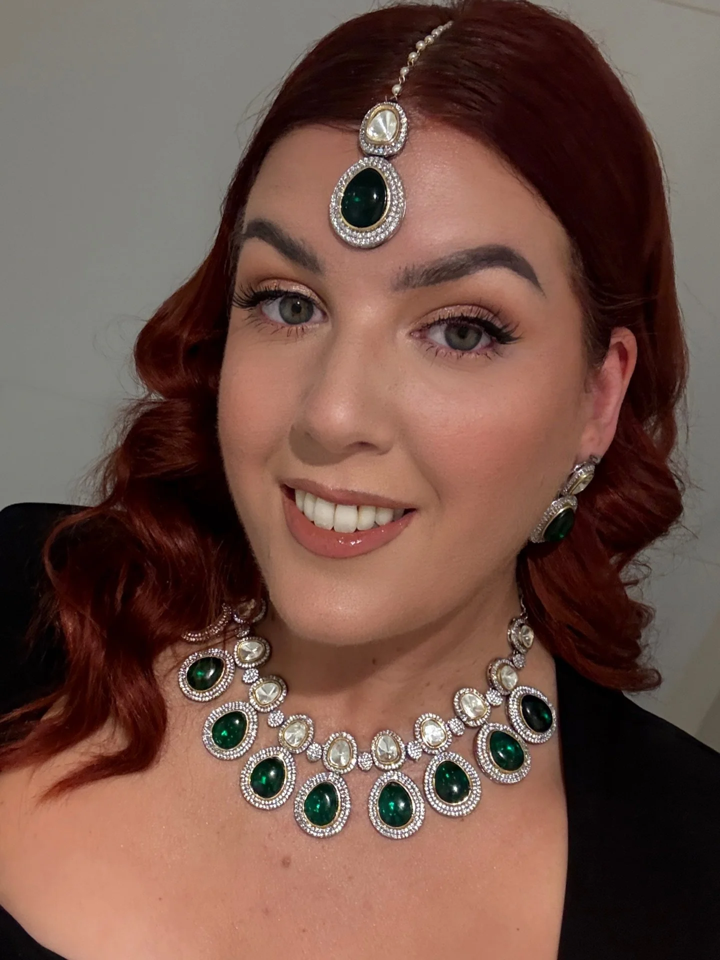 Celebrated our friends Bollywood / black-tie birthday last night and had to share the glam. Also my face on here, hello! 💫 

Huge thankyou to @haircouturebyamberlea for my dreamy hair and my girl @makeupbyindyy for kindly lending me the most beautif