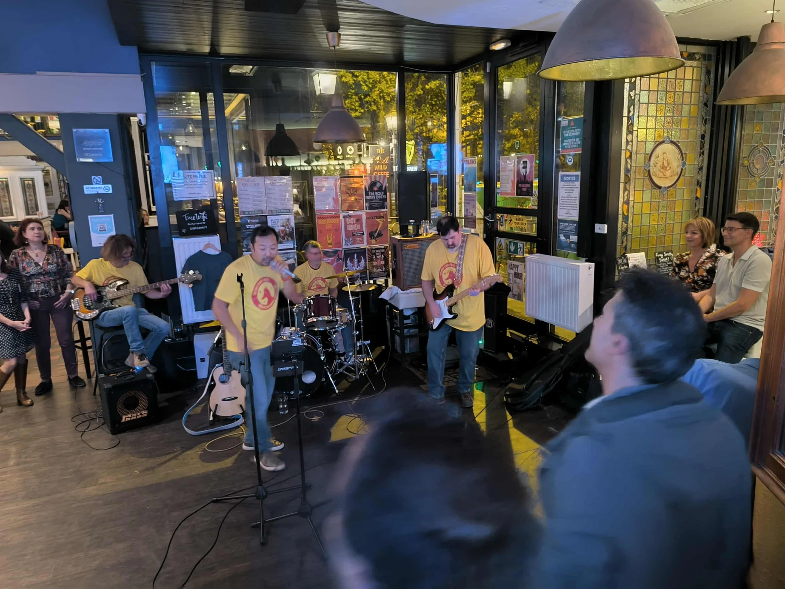 Friday night at the Wild Geeze