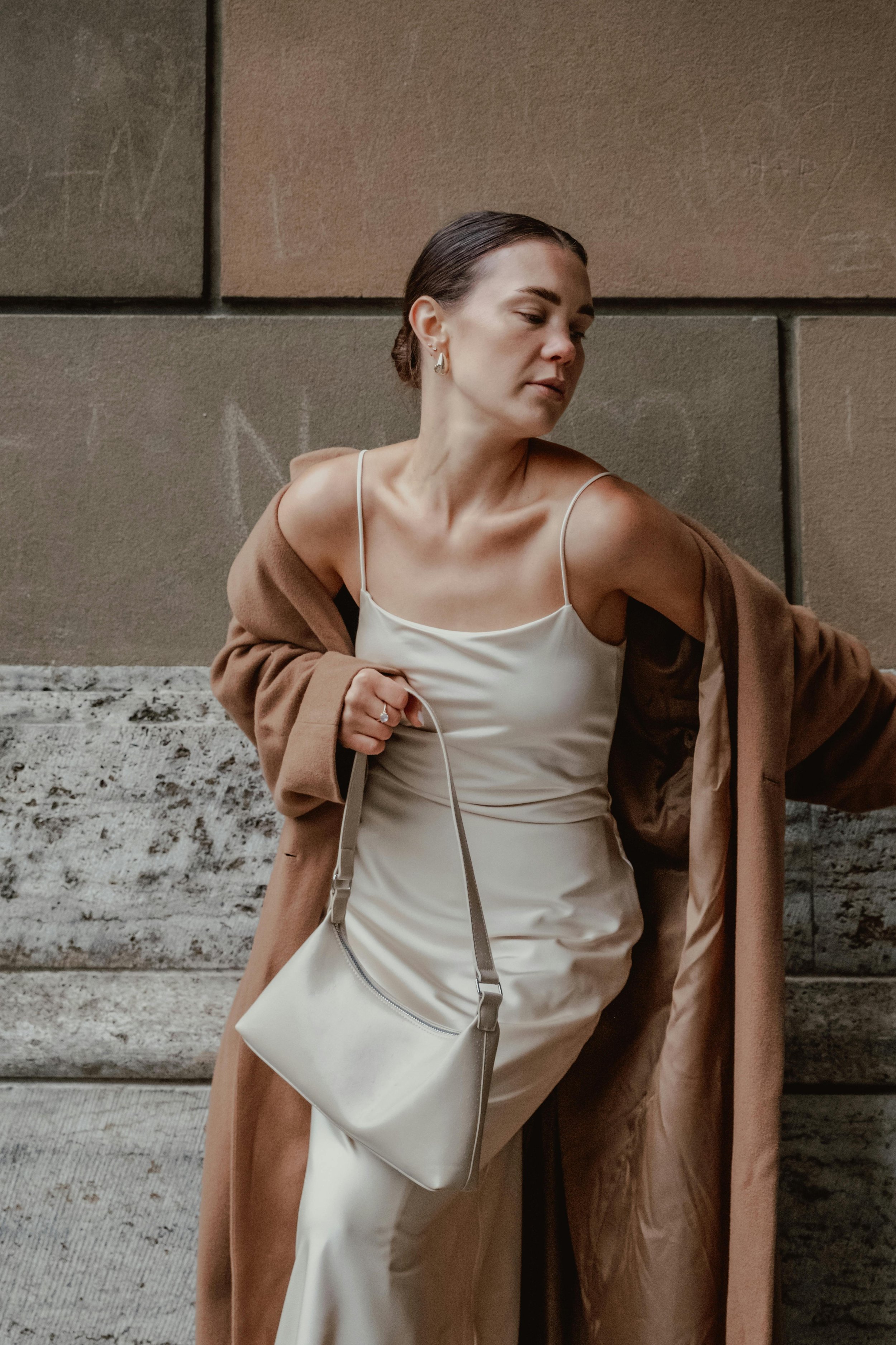 Neutral Outfit Formulas That Always Look Expensive