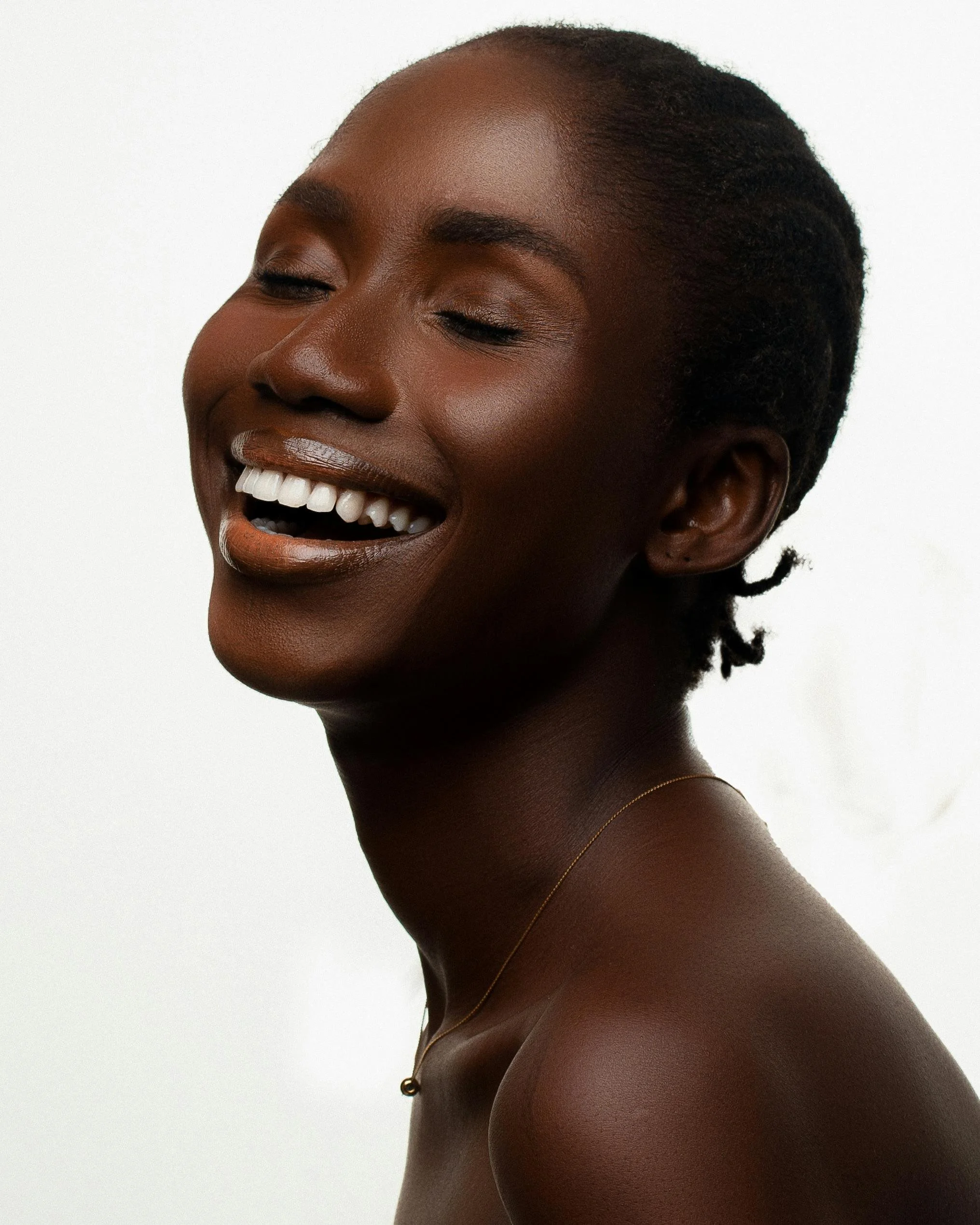 The Glass Skin Edit: Lightweight Serums and Essences for a Lit-From-Within Glow