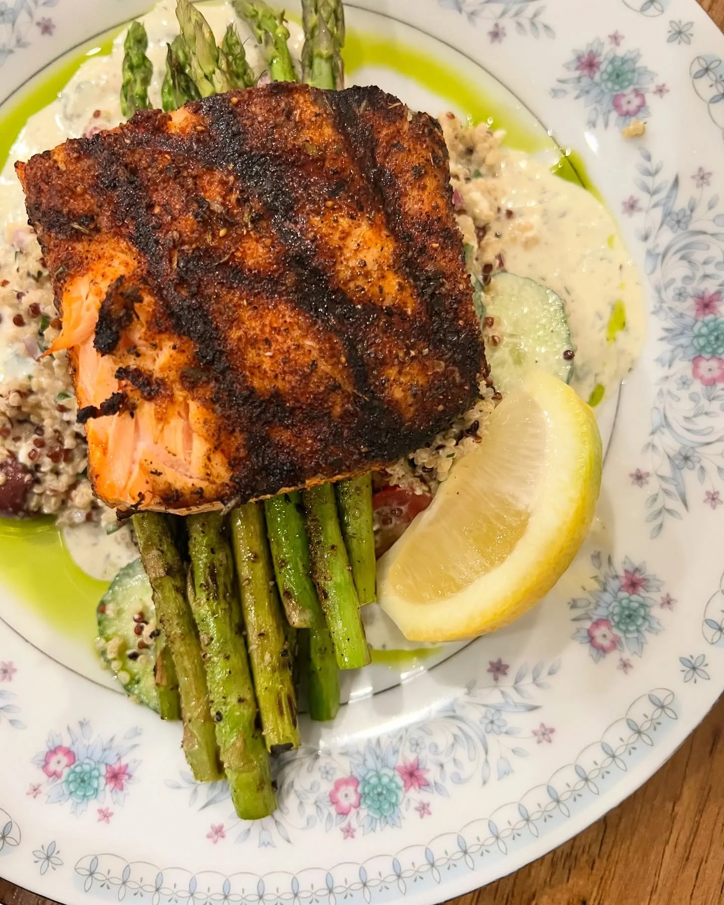 Glamorizing the simple stuff&mdash;because balanced, nutrient-packed meals deserve the spotlight. Omega-3s from salmon, fiber from asparagus, and quinoa to keep you going.

#simplefoodcanbefancy #nutrientdense #realfoodglowup #rdapproved #proteinandp