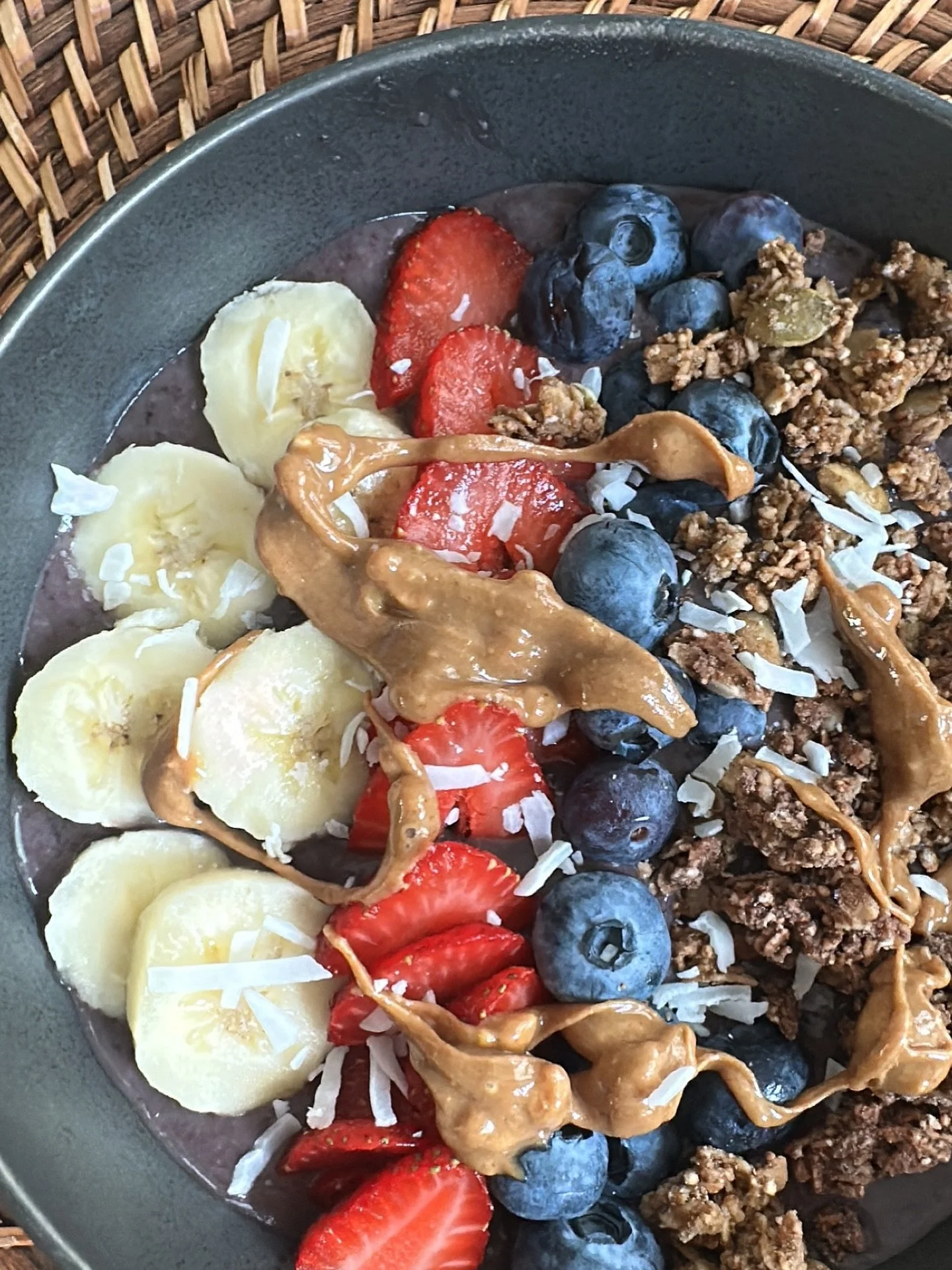 A&ccedil;a&iacute; bowls + protein + cauliflower? 🤔 

A&ccedil;a&iacute; bowls are delicious but without enough protein, they can spike your blood sugar and leave you hungry soon after.  Here&rsquo;s how to make one that&rsquo;s just as tasty and ke