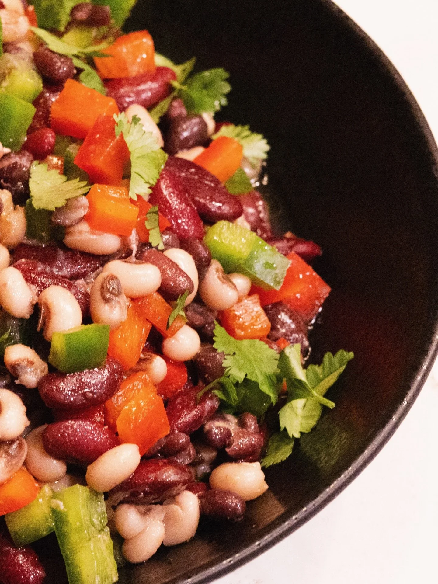 How to increase your fiber 101:
Bean salad. 🫘