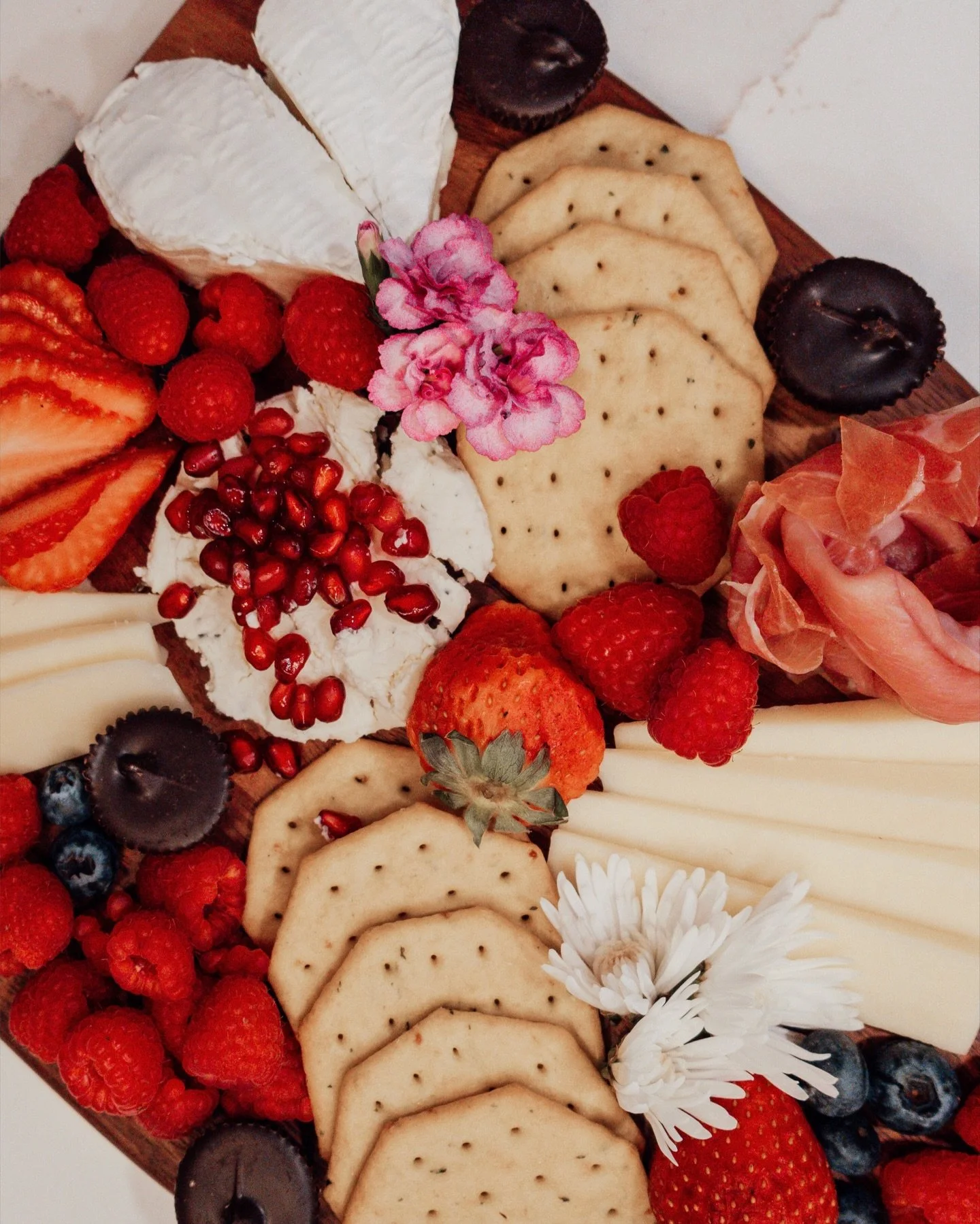 A Valentine&rsquo;s reminder from your favorite dietitians 💌

Loving your body doesn&rsquo;t mean &ldquo;eating perfectly.&rdquo;
It means feeding yourself in a way that supports energy, blood sugar, hormones, digestion&mdash;and joy.

Skipping meal