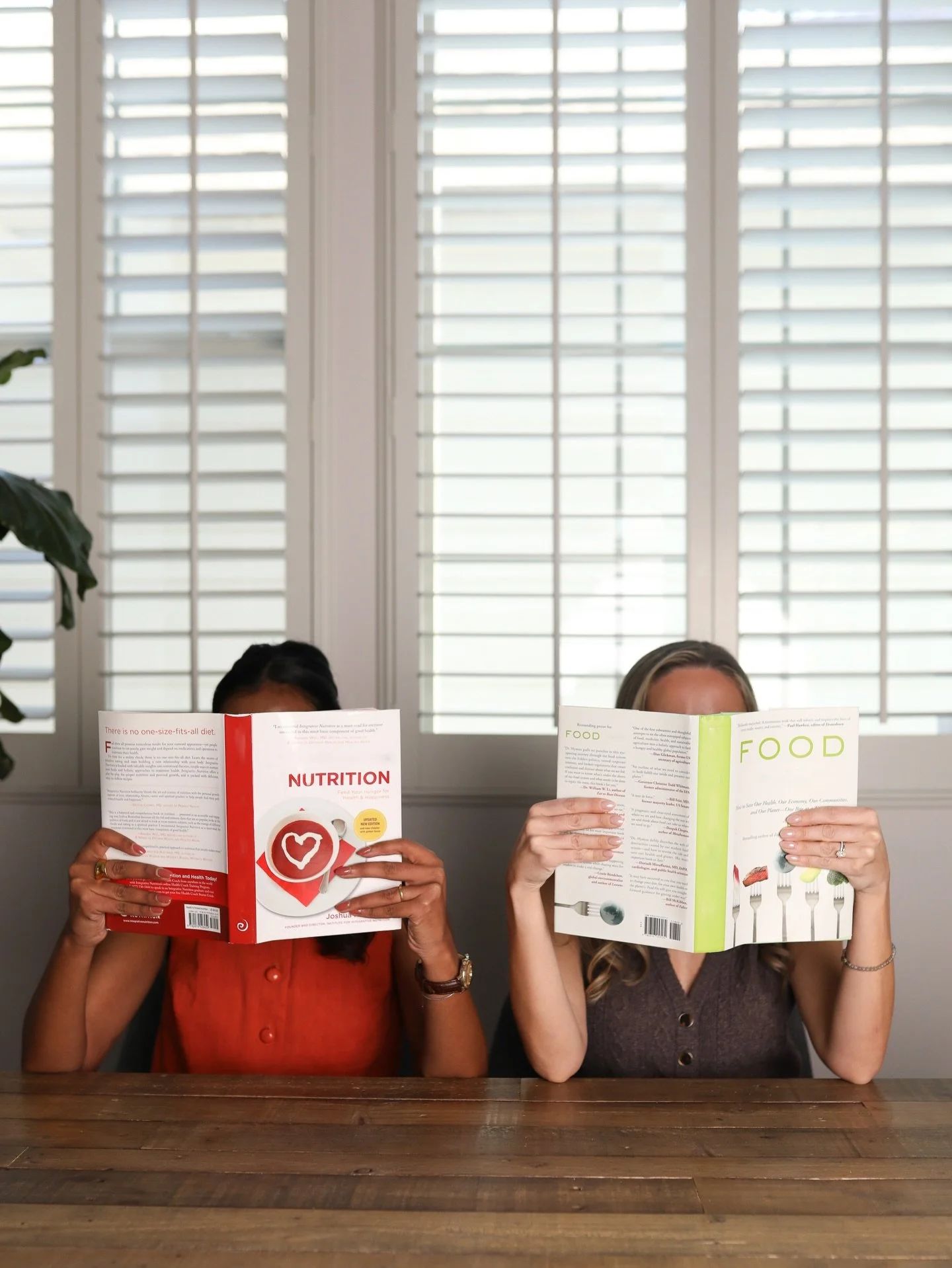 Did you know to become a dietitian you need: 

&bull; A bachelor&rsquo;s degree (all the science classes)
&bull; A master&rsquo;s degree
&bull; 1,200+ supervised internship hours
&bull; Pass the national board exam
&bull; Obtain and maintain state li