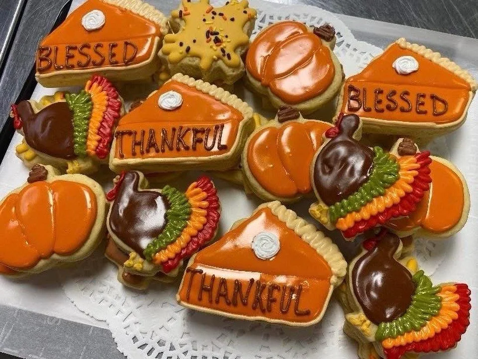 🧡🧡🧡D. Sweets, Cookies &amp; Gifts Deadline for Thanksgiving Cookies is Thursday November 20th.
Pickup Wednesday November 26th from 12:00-4:00pm
I ask that you go to our website to place your order and specify time for your pickup.
Thank you 🦃🍗