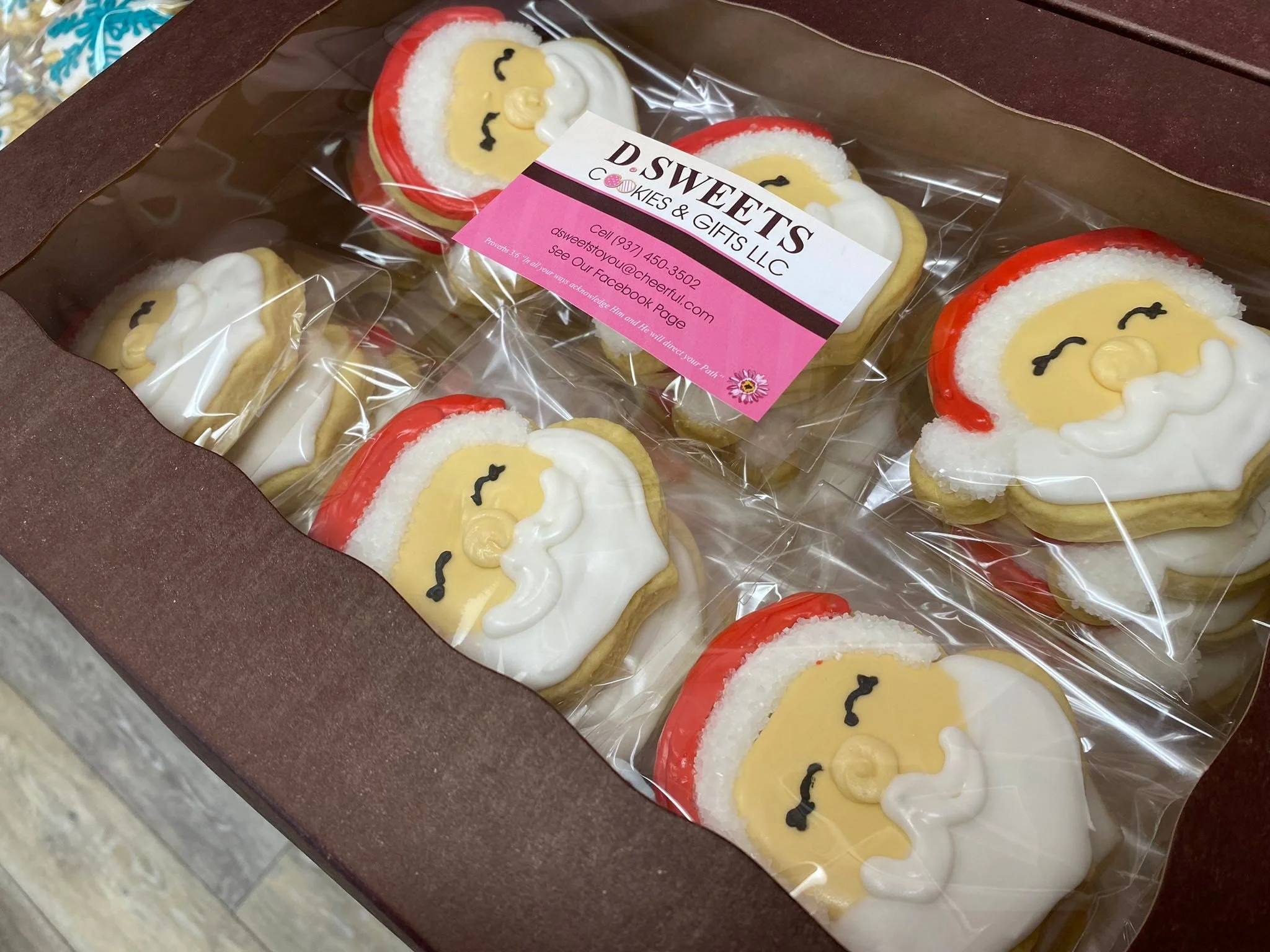 Christmas time is near. More information to come about ordering and deadline.  #dsweets2you@www.dsweetscookiesandgifts.com